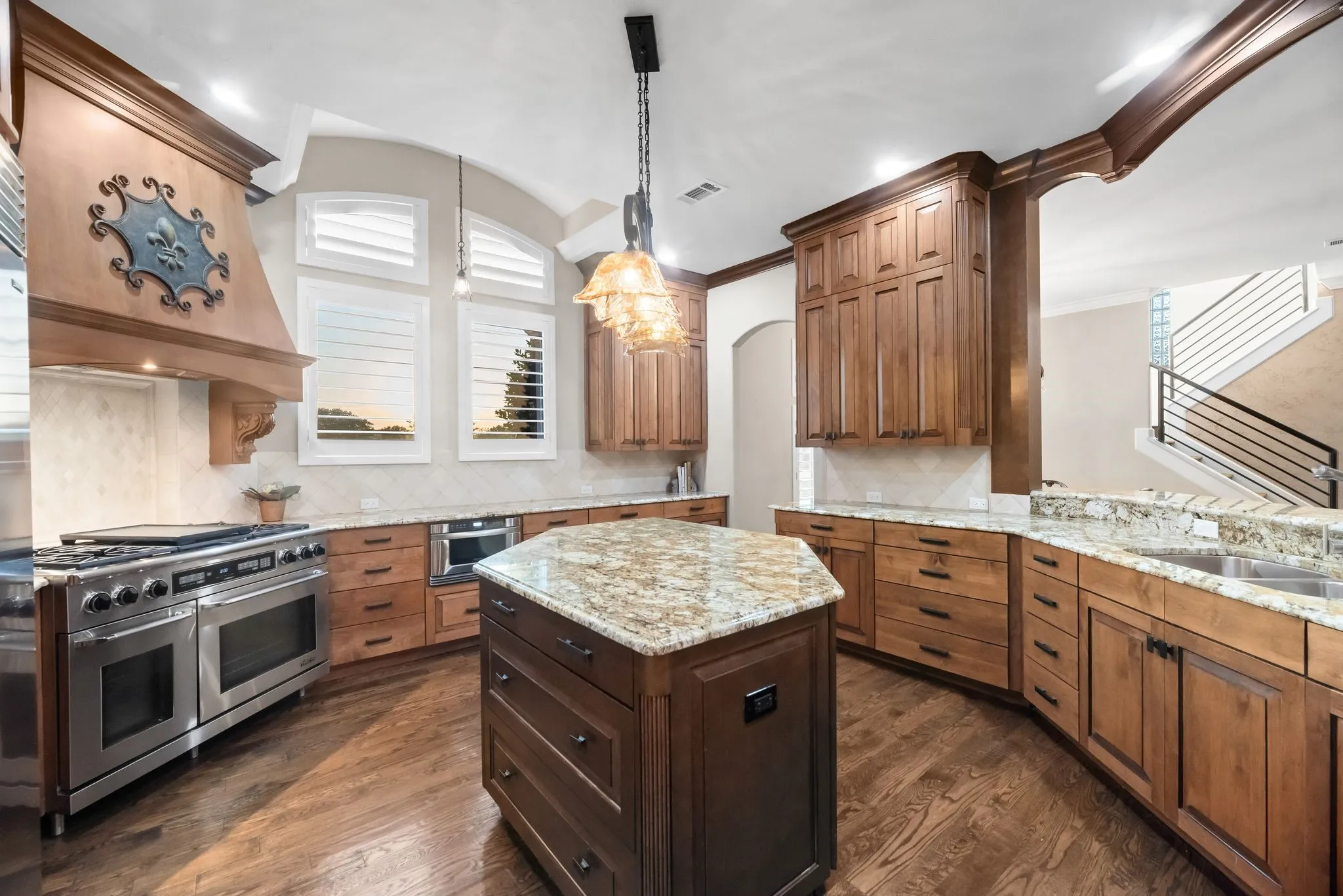 Single Family Residence For Sale in Denton County , 5100 Lighthouse Drive, Flower Mound, Texas 75022, 4 Bedroom, 5 Bathroom, 5 Garage spaces, 6,320 Sqft, built in 1996, Preowned, mls#21227704, Real Estate Agent in Flower Mound, Homes For Sale in Denton county, Homes For Sale in Flower Mound, Realtor in Flower Mound Texas, Real Estate Brokerage Independent Realty Texas, Luminita Cordes Realtor
