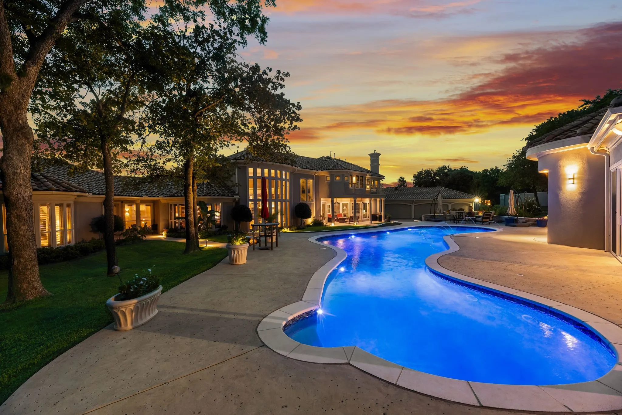 Single Family Residence For Sale in Denton County , 5100 Lighthouse Drive, Flower Mound, Texas 75022, 4 Bedroom, 5 Bathroom, 5 Garage spaces, 6,320 Sqft, built in 1996, Preowned, mls#21227704, Real Estate Agent in Flower Mound, Homes For Sale in Denton county, Homes For Sale in Flower Mound, Realtor in Flower Mound Texas, Real Estate Brokerage Independent Realty Texas, Luminita Cordes Realtor
