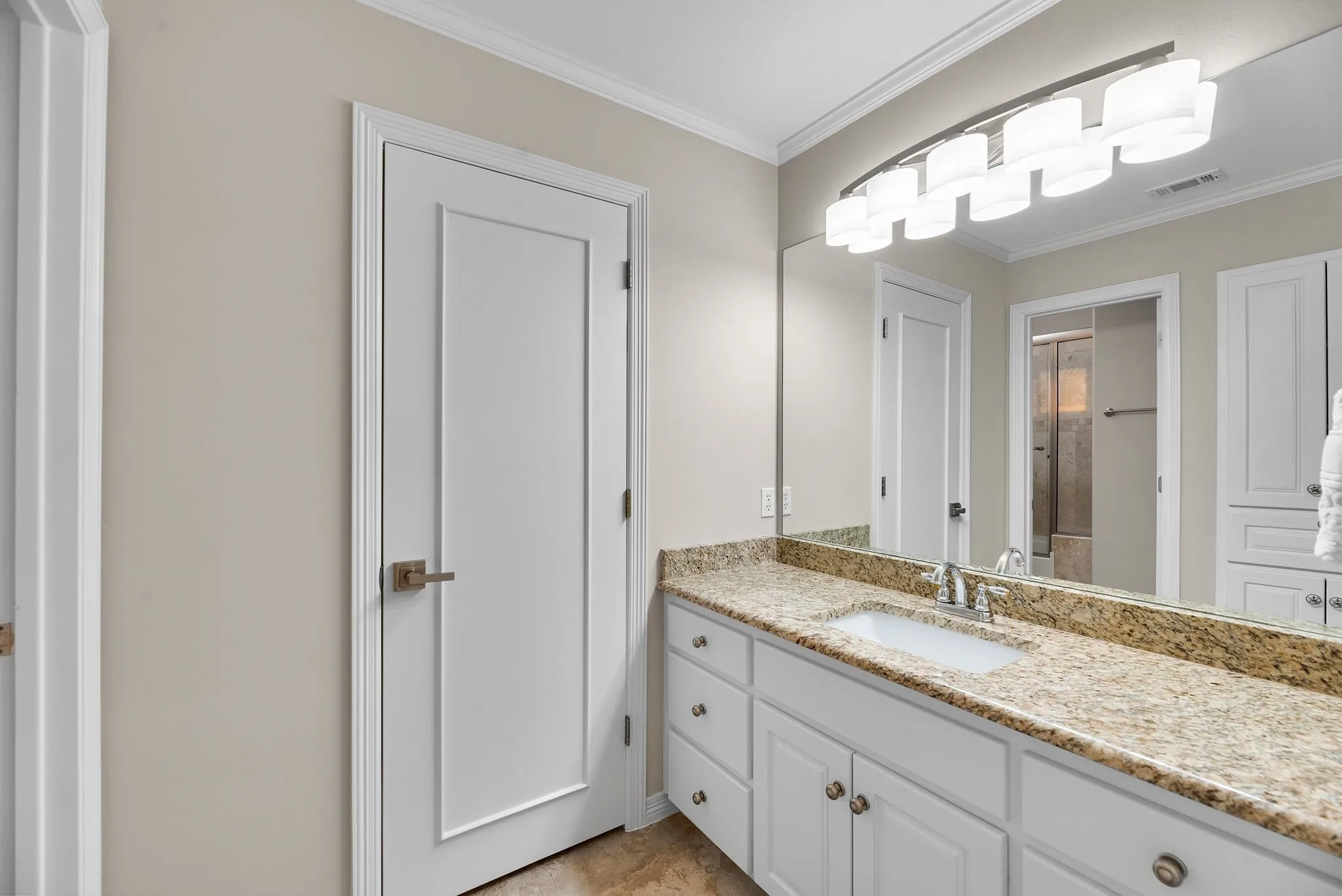 Single Family Residence For Sale in Denton County , 5100 Lighthouse Drive, Flower Mound, Texas 75022, 4 Bedroom, 5 Bathroom, 5 Garage spaces, 6,320 Sqft, built in 1996, Preowned, mls#21227704, Real Estate Agent in Flower Mound, Homes For Sale in Denton county, Homes For Sale in Flower Mound, Realtor in Flower Mound Texas, Real Estate Brokerage Independent Realty Texas, Luminita Cordes Realtor