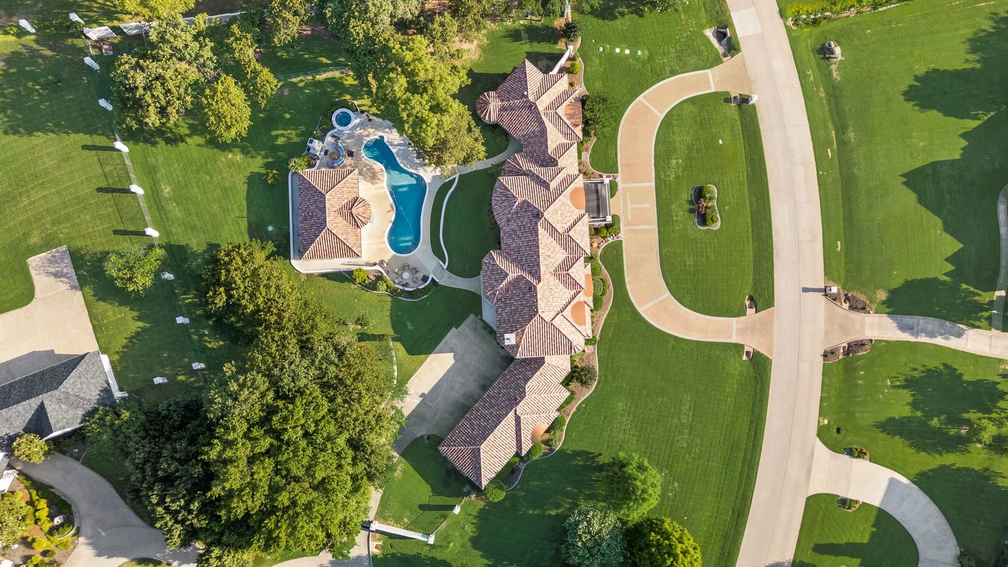 Single Family Residence For Sale in Denton County , 5100 Lighthouse Drive, Flower Mound, Texas 75022, 4 Bedroom, 5 Bathroom, 5 Garage spaces, 6,320 Sqft, built in 1996, Preowned, mls#21227704, Real Estate Agent in Flower Mound, Homes For Sale in Denton county, Homes For Sale in Flower Mound, Realtor in Flower Mound Texas, Real Estate Brokerage Independent Realty Texas, Luminita Cordes Realtor