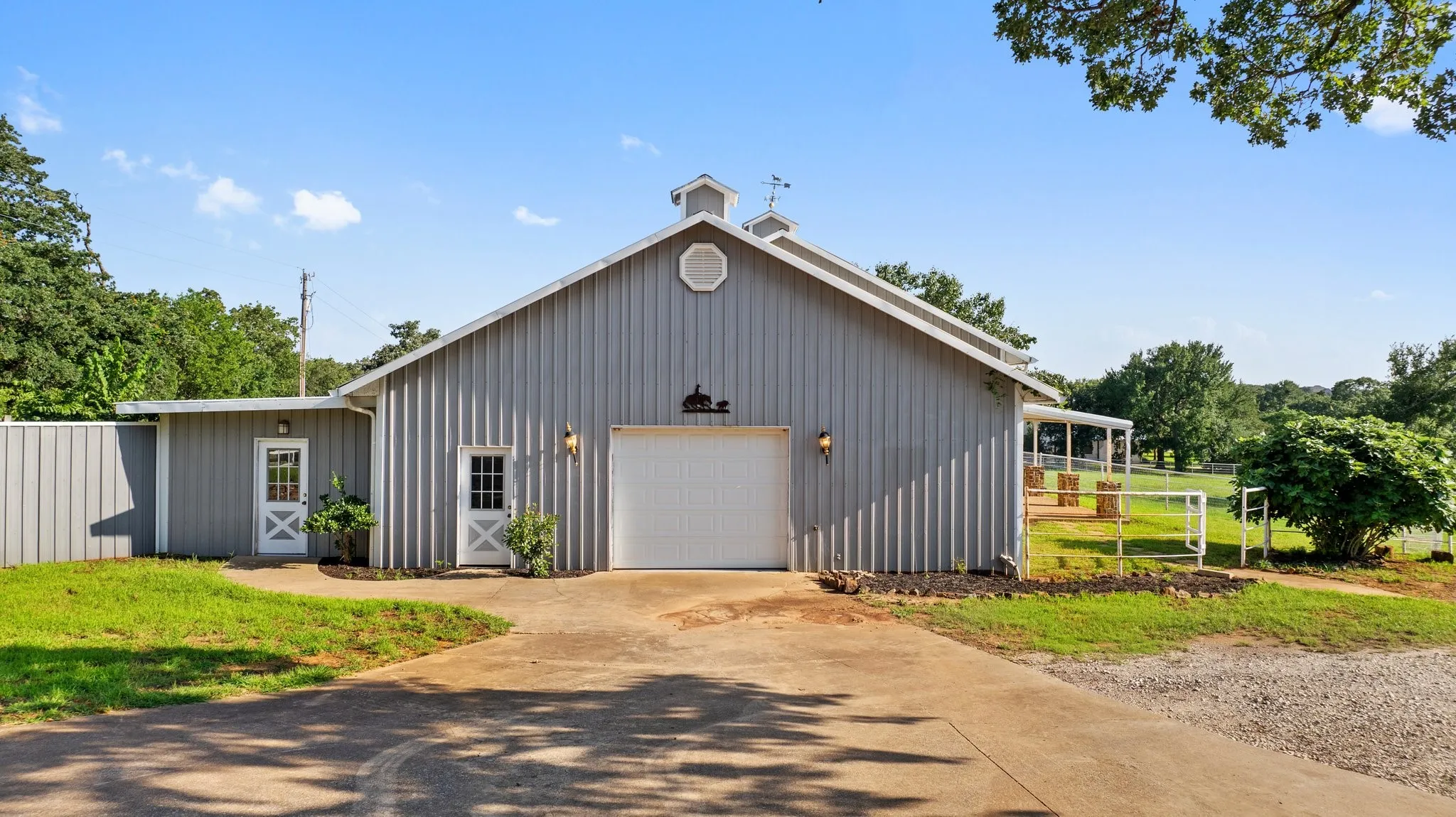 Farm For Sale in Denton County , 6068 NORTHVIEW Court, Aubrey, Texas 76227, 5 Bedrooms, 5 Bathrooms, 4 Garage spaces, 5,625 Sqft, built in 1994, Preowned, Price $2,100,000, mls#21232189, Real Estate Agent in Aubrey, Homes For Sale in Denton county, Homes For Sale in Aubrey, Realtor in Aubrey Texas, Real Estate Brokerage Independent Realty Texas, Luminita Cordes Realtor