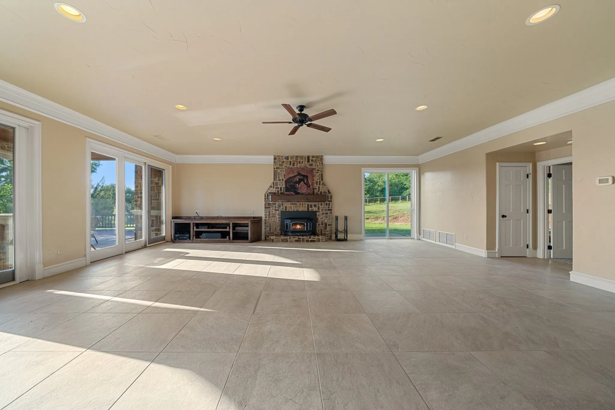 Farm For Sale in Denton County , 6068 NORTHVIEW Court, Aubrey, Texas 76227, 5 Bedrooms, 5 Bathrooms, 4 Garage spaces, 5,625 Sqft, built in 1994, Preowned, Price $2,100,000, mls#21232189, Real Estate Agent in Aubrey, Homes For Sale in Denton county, Homes For Sale in Aubrey, Realtor in Aubrey Texas, Real Estate Brokerage Independent Realty Texas, Luminita Cordes Realtor