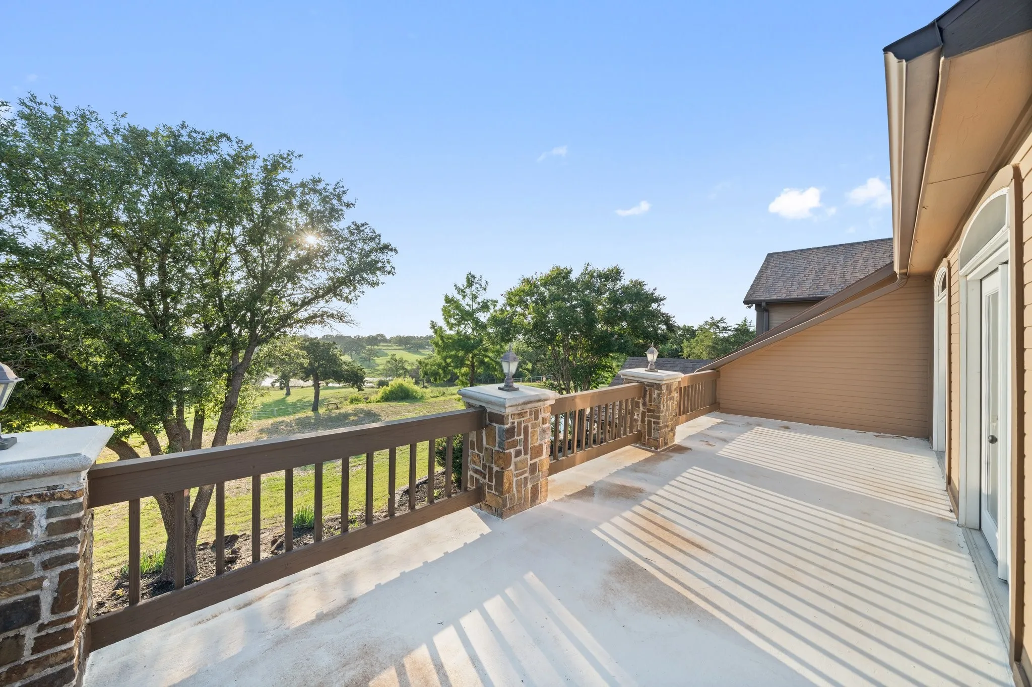 Farm For Sale in Denton County , 6068 NORTHVIEW Court, Aubrey, Texas 76227, 5 Bedrooms, 5 Bathrooms, 4 Garage spaces, 5,625 Sqft, built in 1994, Preowned, Price $2,100,000, mls#21232189, Real Estate Agent in Aubrey, Homes For Sale in Denton county, Homes For Sale in Aubrey, Realtor in Aubrey Texas, Real Estate Brokerage Independent Realty Texas, Luminita Cordes Realtor