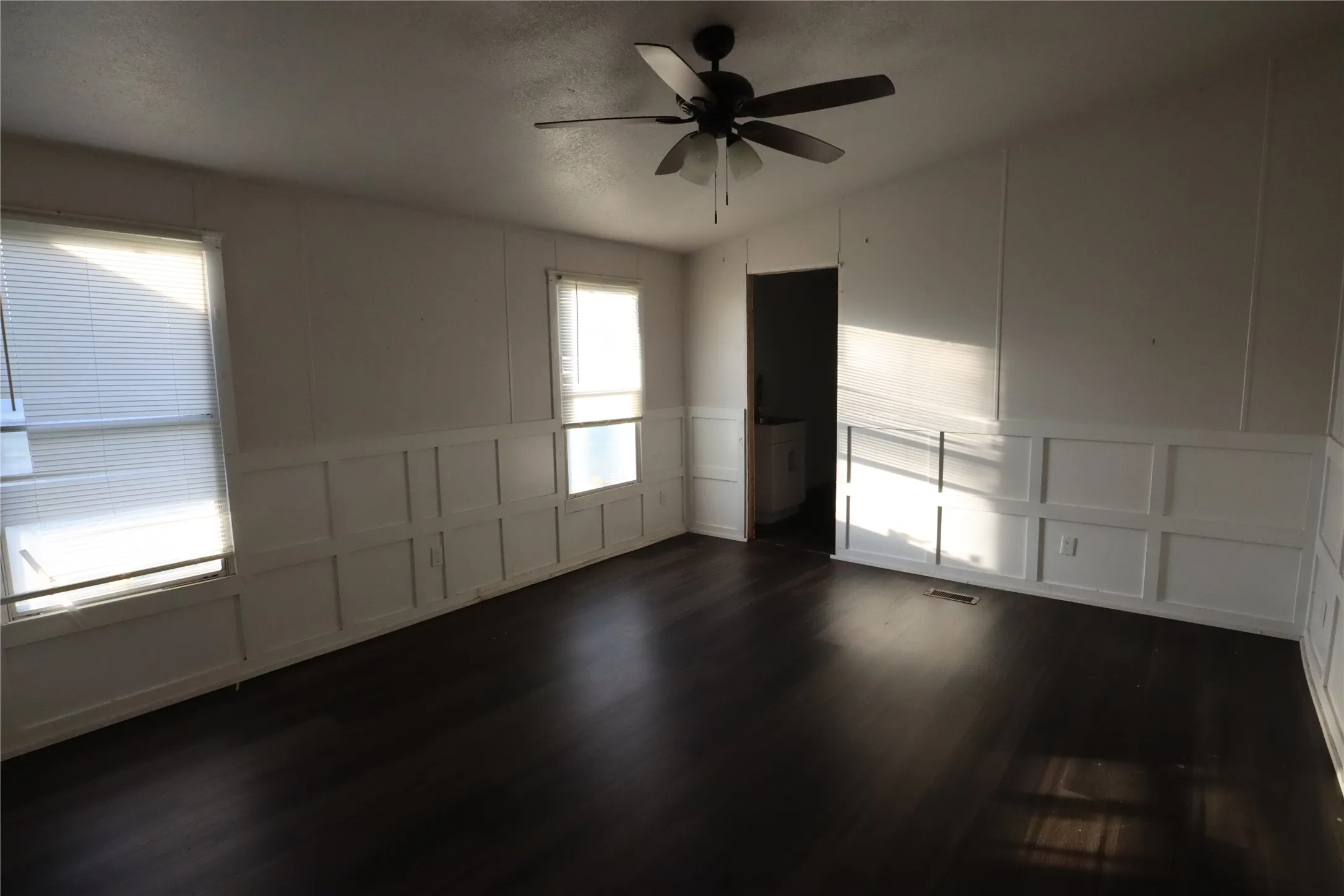 Manufactured Home For Sale in Eastland County , 1437 W Loop 254, Ranger, Texas 76470, 3 Bedrooms, 2 Bathrooms, Garage spaces, 1,904 Sqft, built in 1996, Price $125,000, mls#21232191, Real Estate Agent in Ranger, Homes For Sale in Eastland county, Homes For Sale in Ranger, Realtor in Ranger Texas, Real Estate Brokerage Independent Realty Texas, Luminita Cordes Realtor
