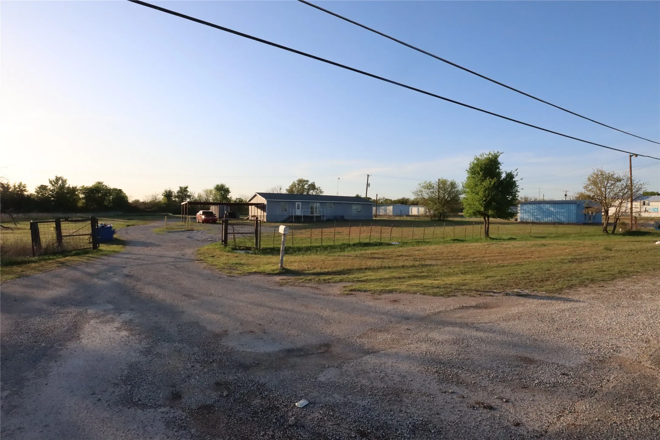 Manufactured Home For Sale in Eastland County , 1437 W Loop 254, Ranger, Texas 76470, 3 Bedrooms, 2 Bathrooms, Garage spaces, 1,904 Sqft, built in 1996, Price $125,000, mls#21232191, Real Estate Agent in Ranger, Homes For Sale in Eastland county, Homes For Sale in Ranger, Realtor in Ranger Texas, Real Estate Brokerage Independent Realty Texas, Luminita Cordes Realtor