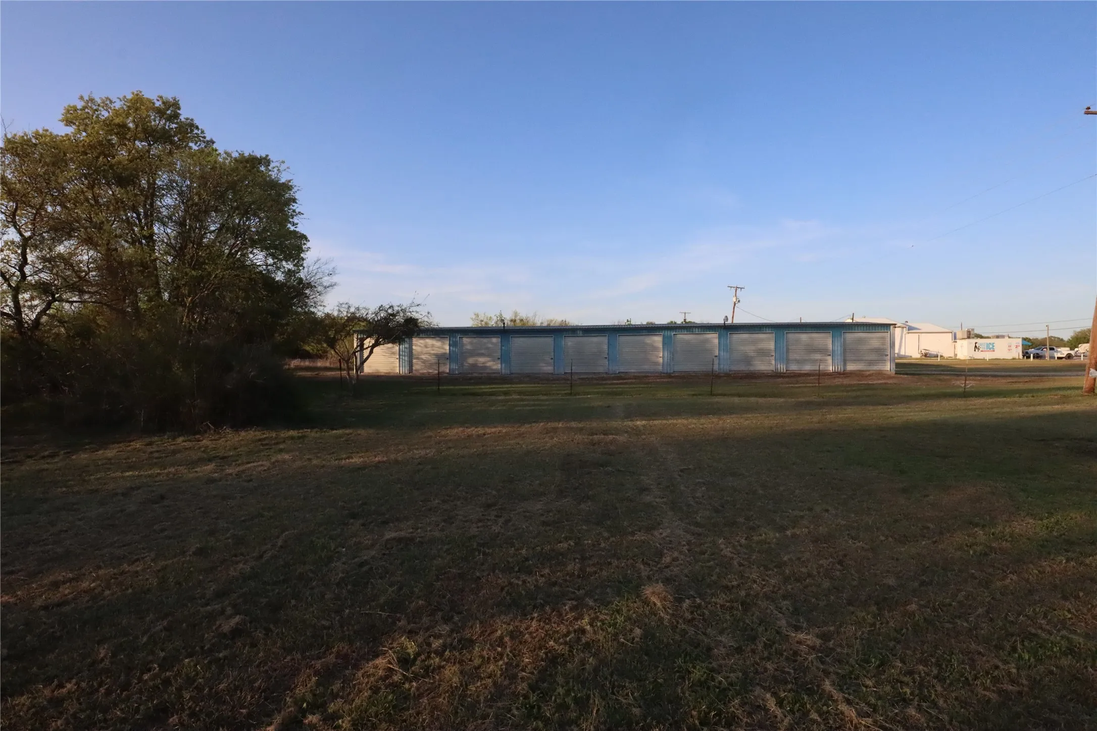Manufactured Home For Sale in Eastland County , 1437 W Loop 254, Ranger, Texas 76470, 3 Bedrooms, 2 Bathrooms, Garage spaces, 1,904 Sqft, built in 1996, Price $125,000, mls#21232191, Real Estate Agent in Ranger, Homes For Sale in Eastland county, Homes For Sale in Ranger, Realtor in Ranger Texas, Real Estate Brokerage Independent Realty Texas, Luminita Cordes Realtor
