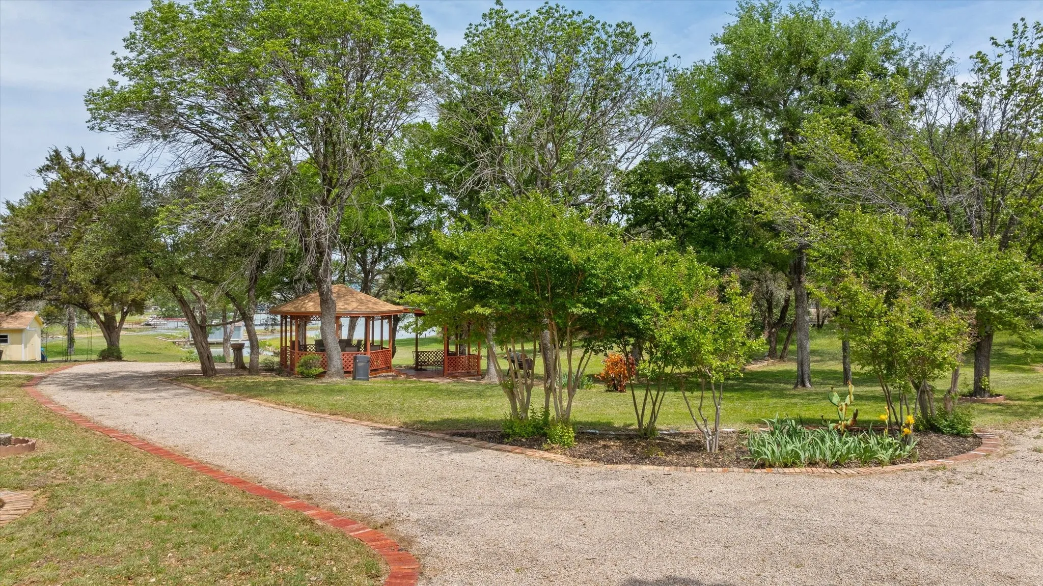 Single Family Residence For Sale in Palo Pinto County , 251 Dunn Drive, Palo Pinto, Texas 76484, 5 Bedroom, 3 Bathroom, Garage spaces, 2,000 Sqft, built in 1995, Preowned, Price $581,555, mls#21231715, Real Estate Agent in Palo Pinto, Homes For Sale in Palo Pinto county, Homes For Sale in Palo Pinto, Realtor in Palo Pinto Texas, Real Estate Brokerage Independent Realty Texas, Luminita Cordes Realtor