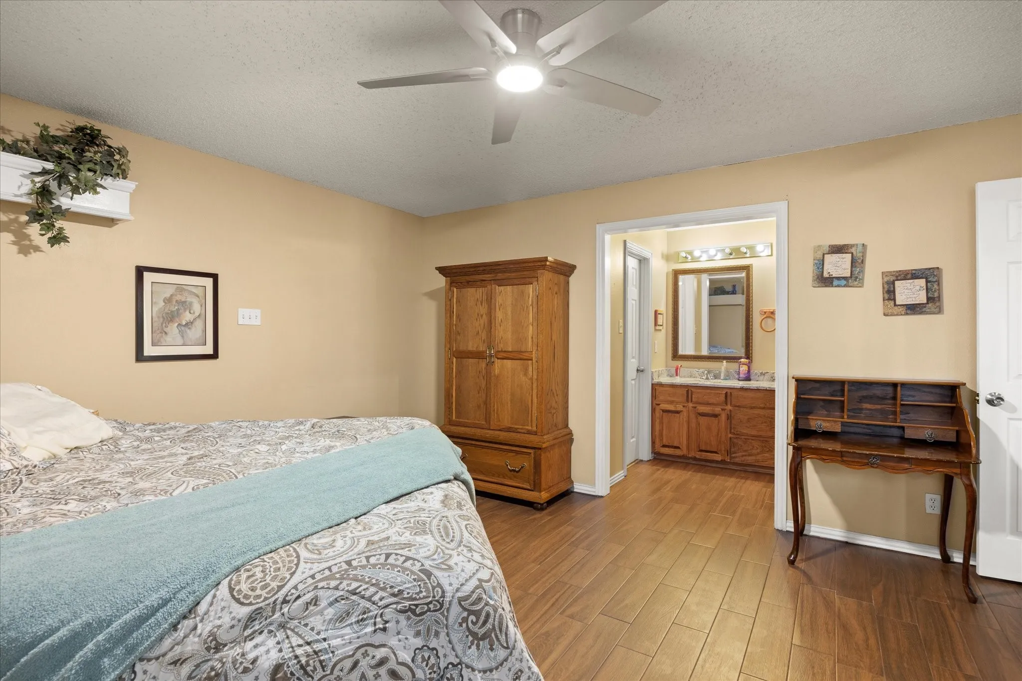 Single Family Residence For Sale in Palo Pinto County , 251 Dunn Drive, Palo Pinto, Texas 76484, 5 Bedroom, 3 Bathroom, Garage spaces, 2,000 Sqft, built in 1995, Preowned, Price $581,555, mls#21231715, Real Estate Agent in Palo Pinto, Homes For Sale in Palo Pinto county, Homes For Sale in Palo Pinto, Realtor in Palo Pinto Texas, Real Estate Brokerage Independent Realty Texas, Luminita Cordes Realtor