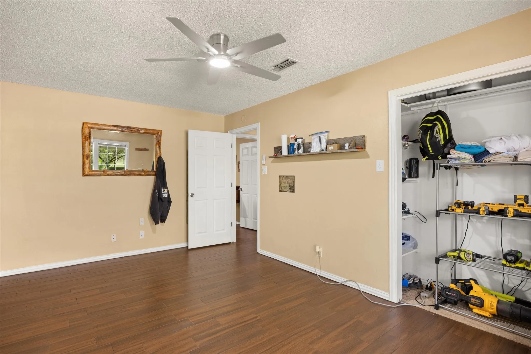 Single Family Residence For Sale in Palo Pinto County , 251 Dunn Drive, Palo Pinto, Texas 76484, 5 Bedroom, 3 Bathroom, Garage spaces, 2,000 Sqft, built in 1995, Preowned, Price $581,555, mls#21231715, Real Estate Agent in Palo Pinto, Homes For Sale in Palo Pinto county, Homes For Sale in Palo Pinto, Realtor in Palo Pinto Texas, Real Estate Brokerage Independent Realty Texas, Luminita Cordes Realtor