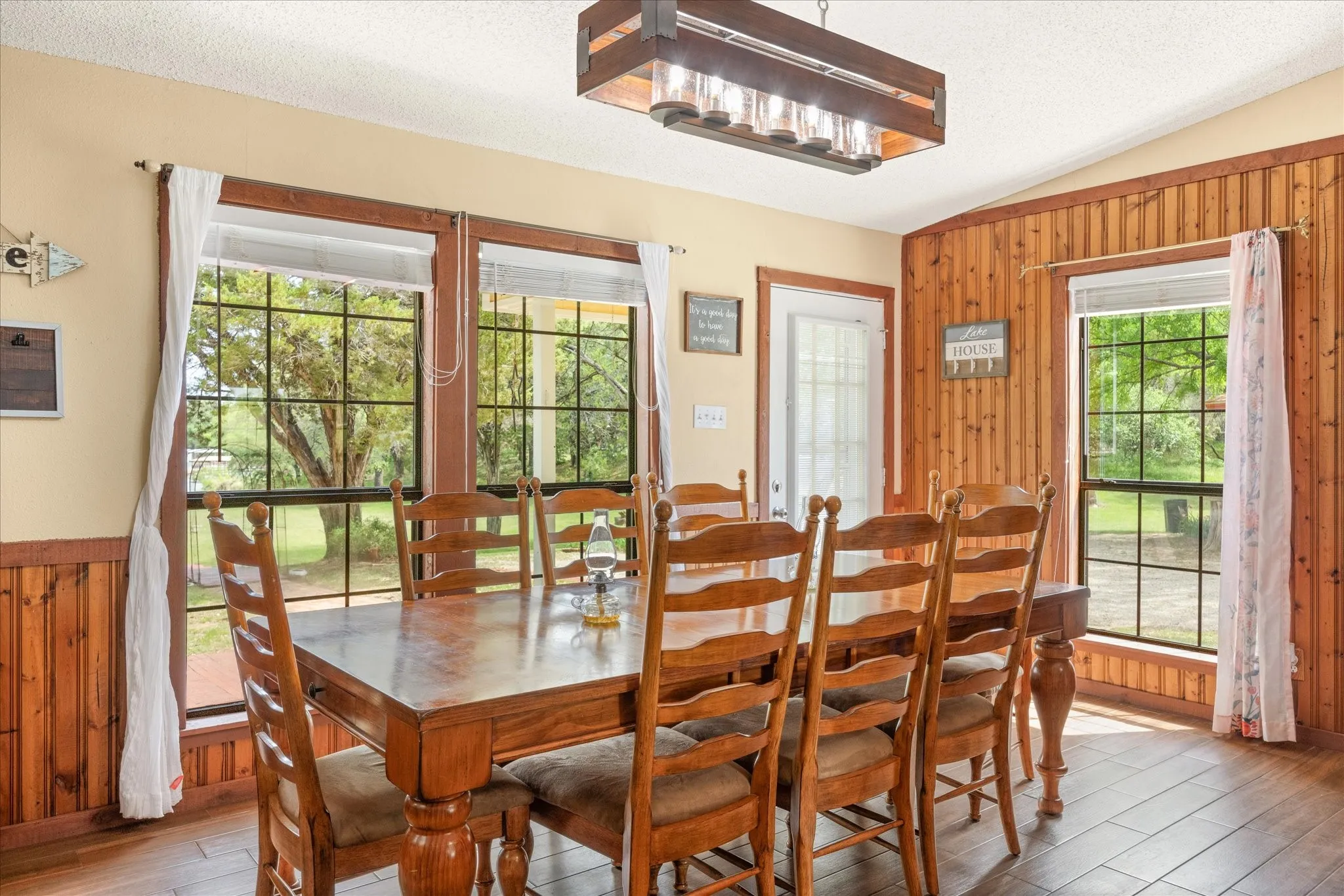 Single Family Residence For Sale in Palo Pinto County , 251 Dunn Drive, Palo Pinto, Texas 76484, 5 Bedroom, 3 Bathroom, Garage spaces, 2,000 Sqft, built in 1995, Preowned, Price $581,555, mls#21231715, Real Estate Agent in Palo Pinto, Homes For Sale in Palo Pinto county, Homes For Sale in Palo Pinto, Realtor in Palo Pinto Texas, Real Estate Brokerage Independent Realty Texas, Luminita Cordes Realtor