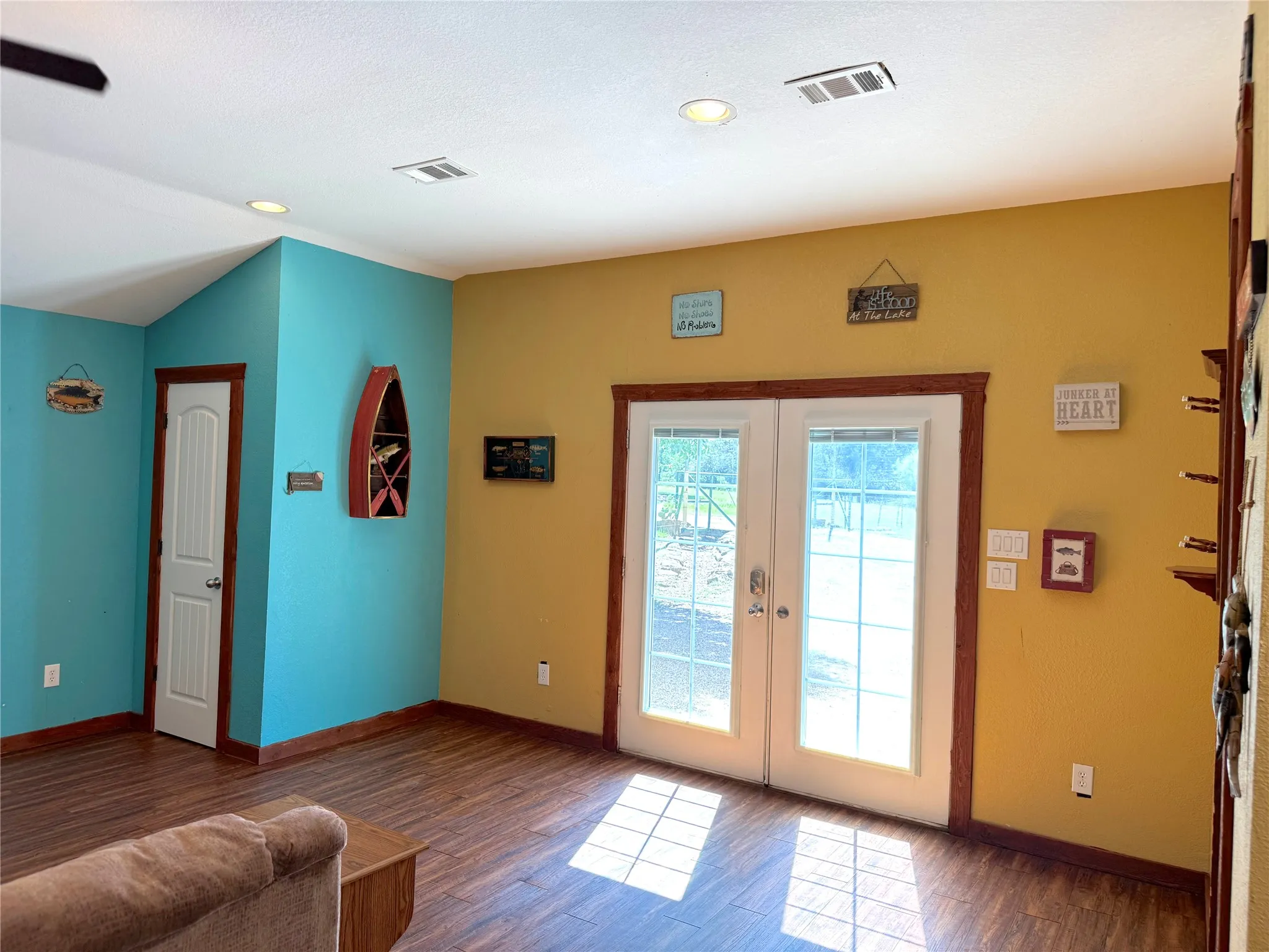 Single Family Residence For Sale in Palo Pinto County , 251 Dunn Drive, Palo Pinto, Texas 76484, 5 Bedroom, 3 Bathroom, Garage spaces, 2,000 Sqft, built in 1995, Preowned, Price $581,555, mls#21231715, Real Estate Agent in Palo Pinto, Homes For Sale in Palo Pinto county, Homes For Sale in Palo Pinto, Realtor in Palo Pinto Texas, Real Estate Brokerage Independent Realty Texas, Luminita Cordes Realtor