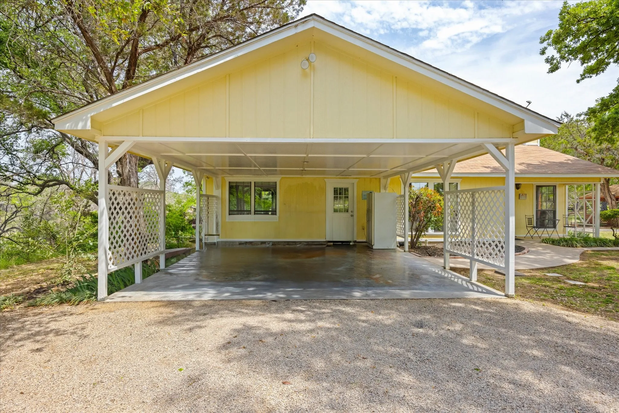 Single Family Residence For Sale in Palo Pinto County , 251 Dunn Drive, Palo Pinto, Texas 76484, 5 Bedroom, 3 Bathroom, Garage spaces, 2,000 Sqft, built in 1995, Preowned, Price $581,555, mls#21231715, Real Estate Agent in Palo Pinto, Homes For Sale in Palo Pinto county, Homes For Sale in Palo Pinto, Realtor in Palo Pinto Texas, Real Estate Brokerage Independent Realty Texas, Luminita Cordes Realtor