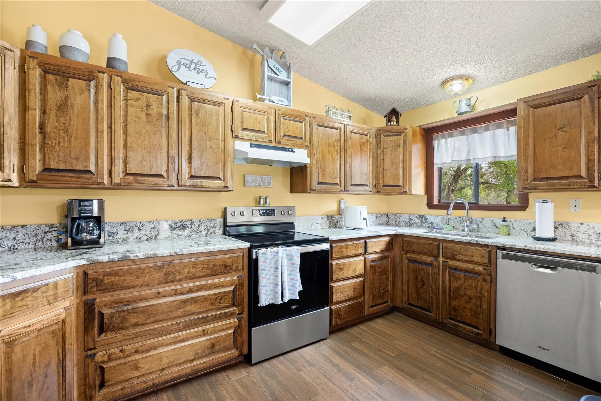 Single Family Residence For Sale in Palo Pinto County , 251 Dunn Drive, Palo Pinto, Texas 76484, 5 Bedroom, 3 Bathroom, Garage spaces, 2,000 Sqft, built in 1995, Preowned, Price $581,555, mls#21231715, Real Estate Agent in Palo Pinto, Homes For Sale in Palo Pinto county, Homes For Sale in Palo Pinto, Realtor in Palo Pinto Texas, Real Estate Brokerage Independent Realty Texas, Luminita Cordes Realtor