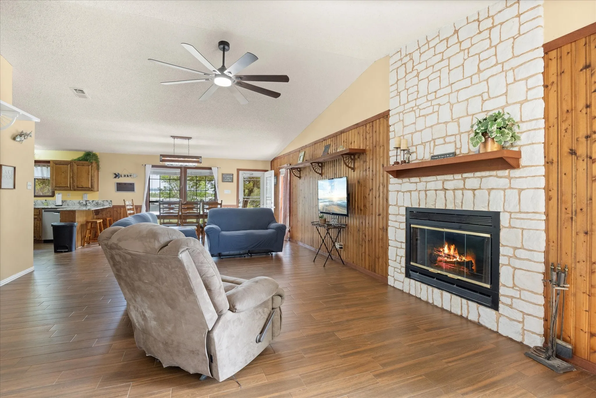 Single Family Residence For Sale in Palo Pinto County , 251 Dunn Drive, Palo Pinto, Texas 76484, 5 Bedroom, 3 Bathroom, Garage spaces, 2,000 Sqft, built in 1995, Preowned, Price $581,555, mls#21231715, Real Estate Agent in Palo Pinto, Homes For Sale in Palo Pinto county, Homes For Sale in Palo Pinto, Realtor in Palo Pinto Texas, Real Estate Brokerage Independent Realty Texas, Luminita Cordes Realtor
