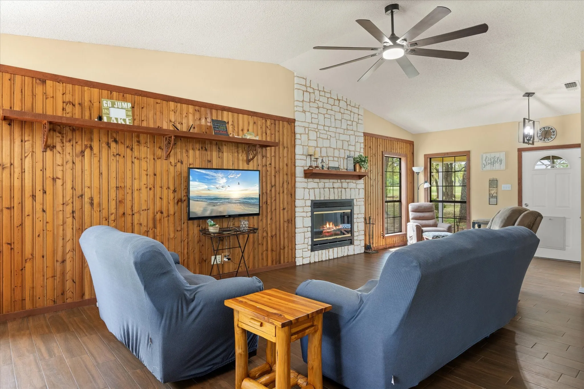 Single Family Residence For Sale in Palo Pinto County , 251 Dunn Drive, Palo Pinto, Texas 76484, 5 Bedroom, 3 Bathroom, Garage spaces, 2,000 Sqft, built in 1995, Preowned, Price $581,555, mls#21231715, Real Estate Agent in Palo Pinto, Homes For Sale in Palo Pinto county, Homes For Sale in Palo Pinto, Realtor in Palo Pinto Texas, Real Estate Brokerage Independent Realty Texas, Luminita Cordes Realtor
