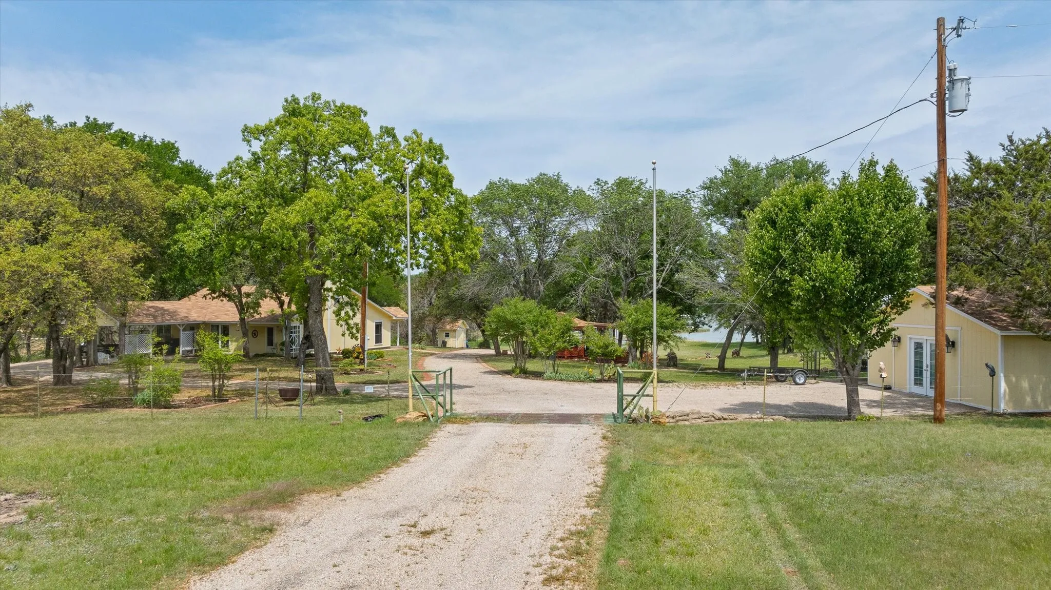 Single Family Residence For Sale in Palo Pinto County , 251 Dunn Drive, Palo Pinto, Texas 76484, 5 Bedroom, 3 Bathroom, Garage spaces, 2,000 Sqft, built in 1995, Preowned, Price $581,555, mls#21231715, Real Estate Agent in Palo Pinto, Homes For Sale in Palo Pinto county, Homes For Sale in Palo Pinto, Realtor in Palo Pinto Texas, Real Estate Brokerage Independent Realty Texas, Luminita Cordes Realtor