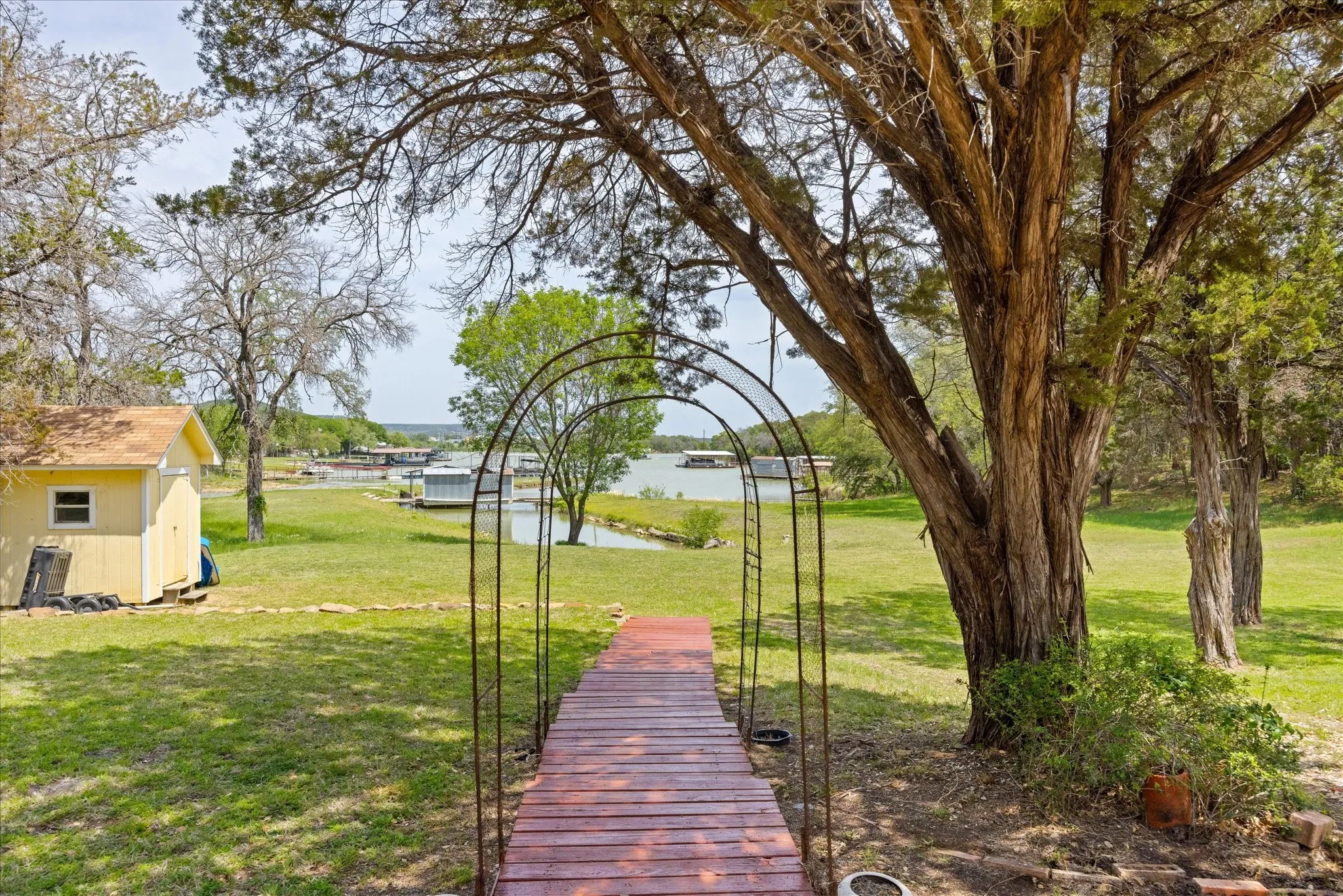 Single Family Residence For Sale in Palo Pinto County , 251 Dunn Drive, Palo Pinto, Texas 76484, 5 Bedroom, 3 Bathroom, Garage spaces, 2,000 Sqft, built in 1995, Preowned, Price $581,555, mls#21231715, Real Estate Agent in Palo Pinto, Homes For Sale in Palo Pinto county, Homes For Sale in Palo Pinto, Realtor in Palo Pinto Texas, Real Estate Brokerage Independent Realty Texas, Luminita Cordes Realtor