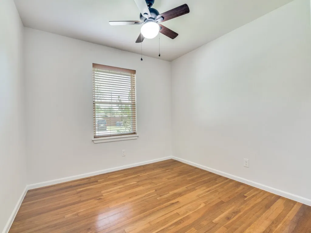 Single Family Residence For Sale in Dallas County , 2315 Inadale Avenue, Dallas, Texas 75228, 3 Bedroom, 2 Bathroom, 2 Garage spaces, 1,702 Sqft, built in 1957, Preowned, mls#21232205, Real Estate Agent in Dallas, Homes For Sale in Dallas county, Homes For Sale in Dallas, Realtor in Dallas Texas, Real Estate Brokerage Independent Realty Texas, Luminita Cordes Realtor