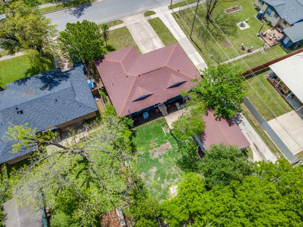 Single Family Residence For Sale in Dallas County , 2315 Inadale Avenue, Dallas, Texas 75228, 3 Bedroom, 2 Bathroom, 2 Garage spaces, 1,702 Sqft, built in 1957, Preowned, mls#21232205, Real Estate Agent in Dallas, Homes For Sale in Dallas county, Homes For Sale in Dallas, Realtor in Dallas Texas, Real Estate Brokerage Independent Realty Texas, Luminita Cordes Realtor