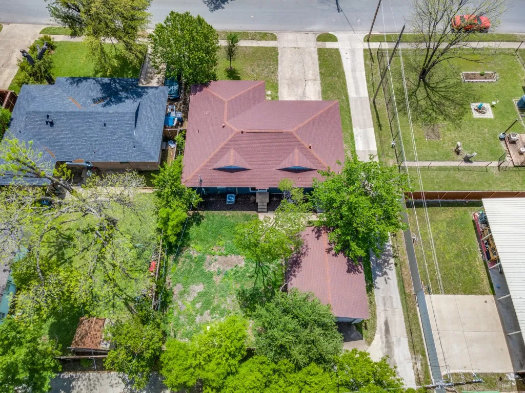 Single Family Residence For Sale in Dallas County , 2315 Inadale Avenue, Dallas, Texas 75228, 3 Bedroom, 2 Bathroom, 2 Garage spaces, 1,702 Sqft, built in 1957, Preowned, mls#21232205, Real Estate Agent in Dallas, Homes For Sale in Dallas county, Homes For Sale in Dallas, Realtor in Dallas Texas, Real Estate Brokerage Independent Realty Texas, Luminita Cordes Realtor
