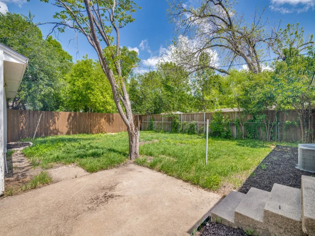 Single Family Residence For Sale in Dallas County , 2315 Inadale Avenue, Dallas, Texas 75228, 3 Bedroom, 2 Bathroom, 2 Garage spaces, 1,702 Sqft, built in 1957, Preowned, mls#21232205, Real Estate Agent in Dallas, Homes For Sale in Dallas county, Homes For Sale in Dallas, Realtor in Dallas Texas, Real Estate Brokerage Independent Realty Texas, Luminita Cordes Realtor