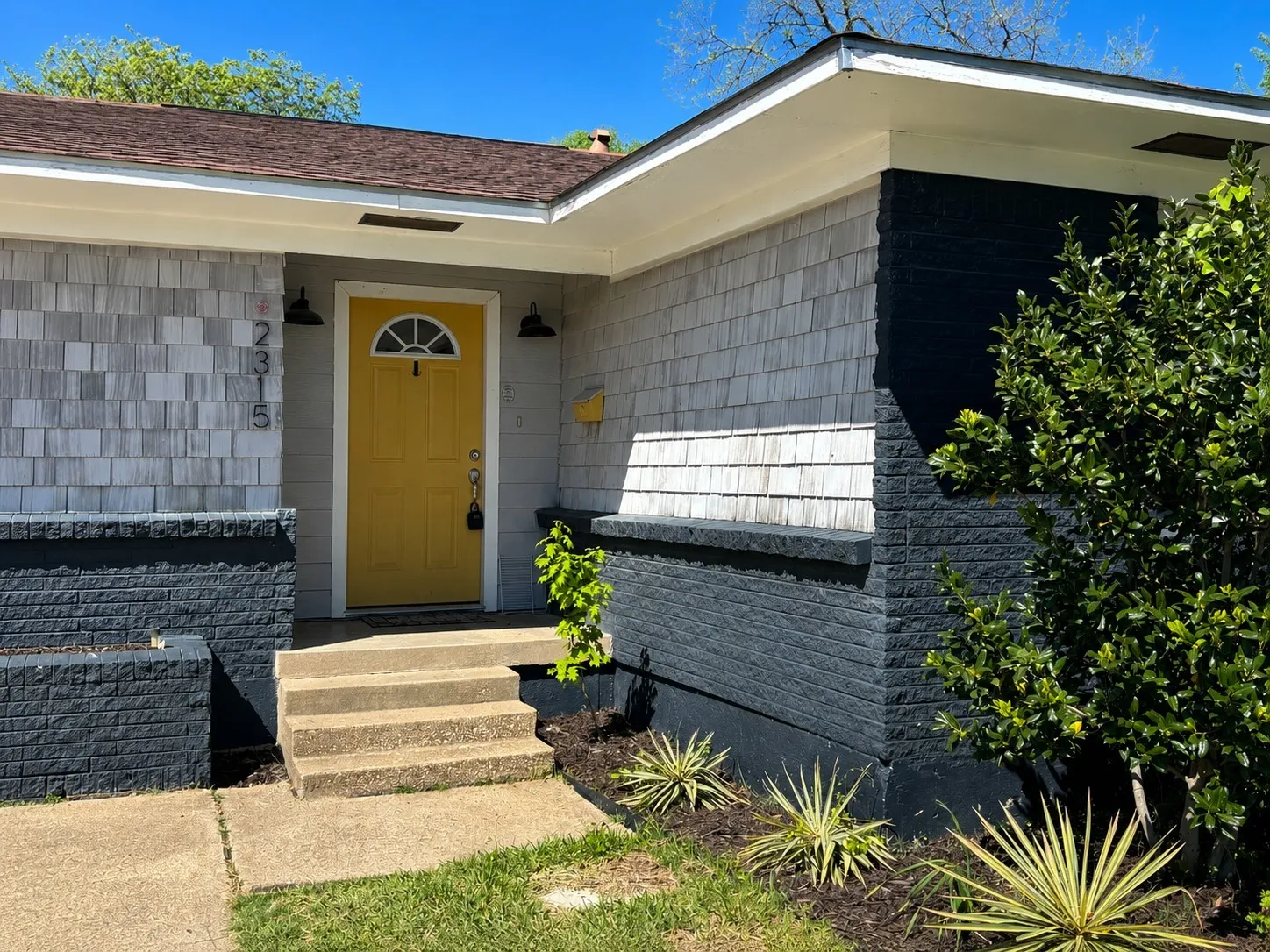 Single Family Residence For Sale in Dallas County , 2315 Inadale Avenue, Dallas, Texas 75228, 3 Bedroom, 2 Bathroom, 2 Garage spaces, 1,702 Sqft, built in 1957, Preowned, mls#21232205, Real Estate Agent in Dallas, Homes For Sale in Dallas county, Homes For Sale in Dallas, Realtor in Dallas Texas, Real Estate Brokerage Independent Realty Texas, Luminita Cordes Realtor