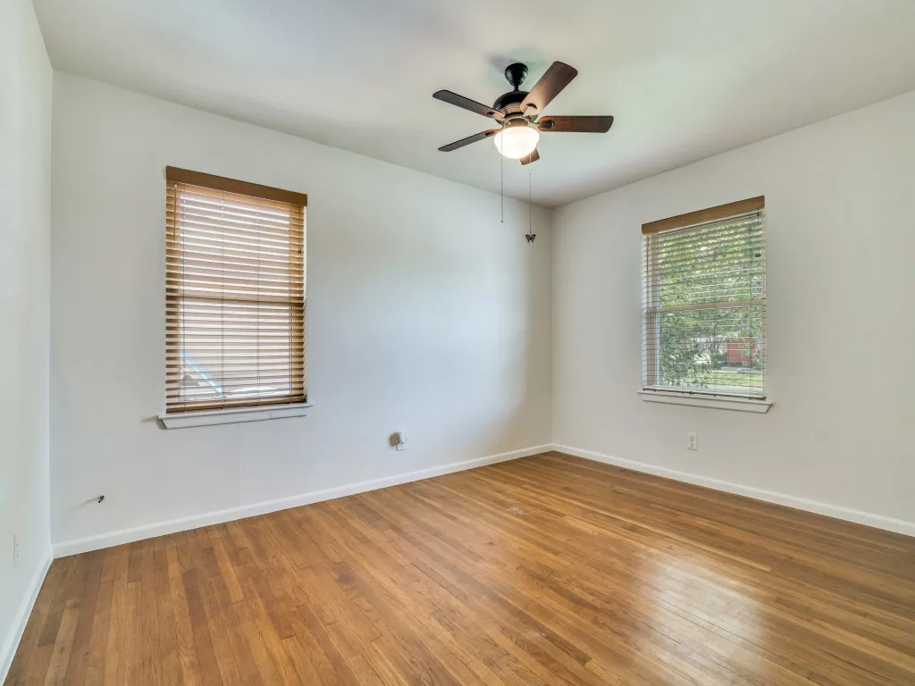 Single Family Residence For Sale in Dallas County , 2315 Inadale Avenue, Dallas, Texas 75228, 3 Bedroom, 2 Bathroom, 2 Garage spaces, 1,702 Sqft, built in 1957, Preowned, mls#21232205, Real Estate Agent in Dallas, Homes For Sale in Dallas county, Homes For Sale in Dallas, Realtor in Dallas Texas, Real Estate Brokerage Independent Realty Texas, Luminita Cordes Realtor