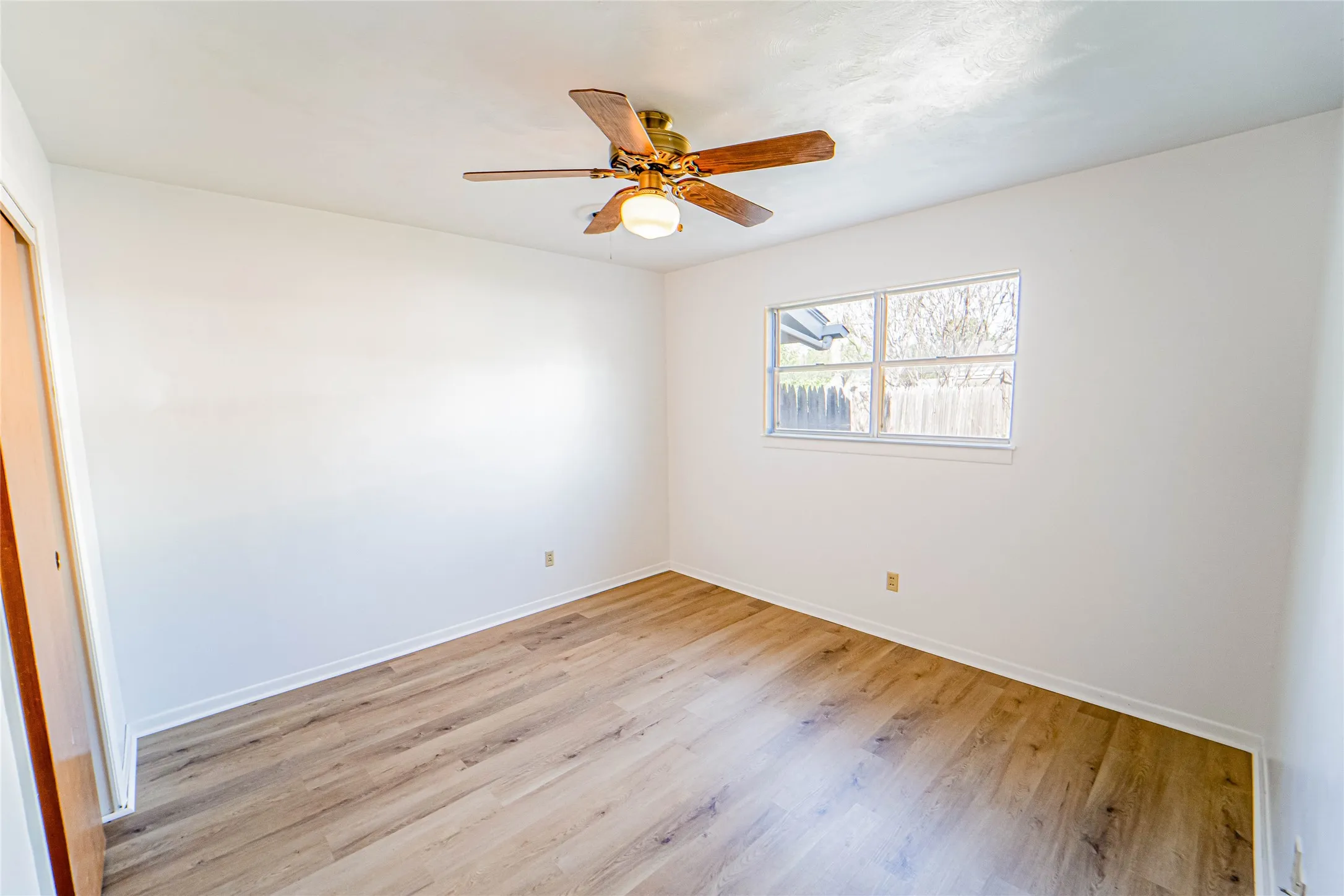 Single Family Residence For Sale in Stephens County , 1304 Sycamore Street, Breckenridge, Texas 76424, 3 Bedrooms, 3 Bathrooms, 1 Garage spaces, 1,544 Sqft, built in 1964, Price $150,000, mls#21227902, Real Estate Agent in Breckenridge, Homes For Sale in Stephens county, Homes For Sale in Breckenridge, Realtor in Breckenridge Texas, Real Estate Brokerage Independent Realty Texas, Luminita Cordes Realtor