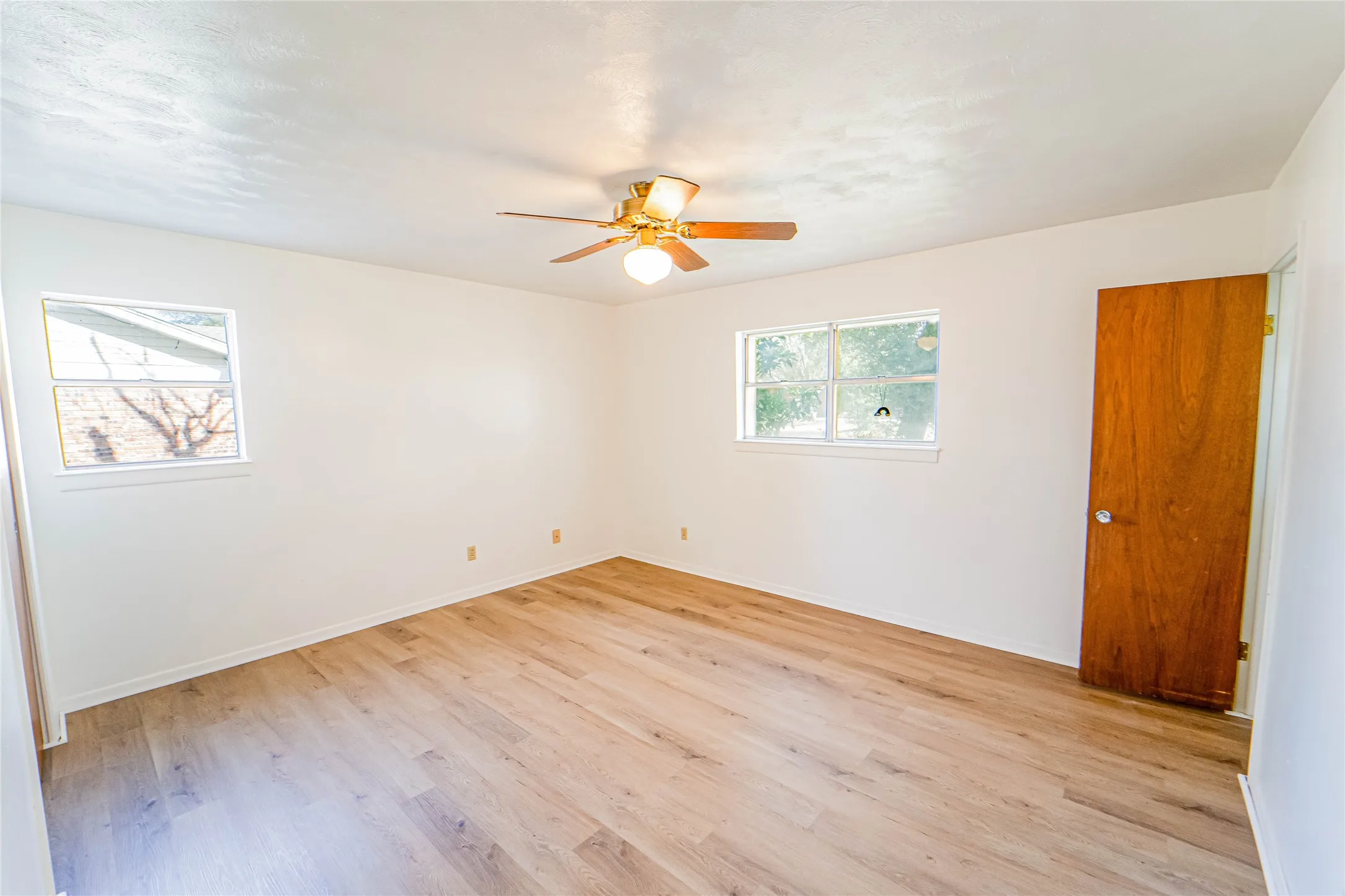 Single Family Residence For Sale in Stephens County , 1304 Sycamore Street, Breckenridge, Texas 76424, 3 Bedrooms, 3 Bathrooms, 1 Garage spaces, 1,544 Sqft, built in 1964, Price $150,000, mls#21227902, Real Estate Agent in Breckenridge, Homes For Sale in Stephens county, Homes For Sale in Breckenridge, Realtor in Breckenridge Texas, Real Estate Brokerage Independent Realty Texas, Luminita Cordes Realtor