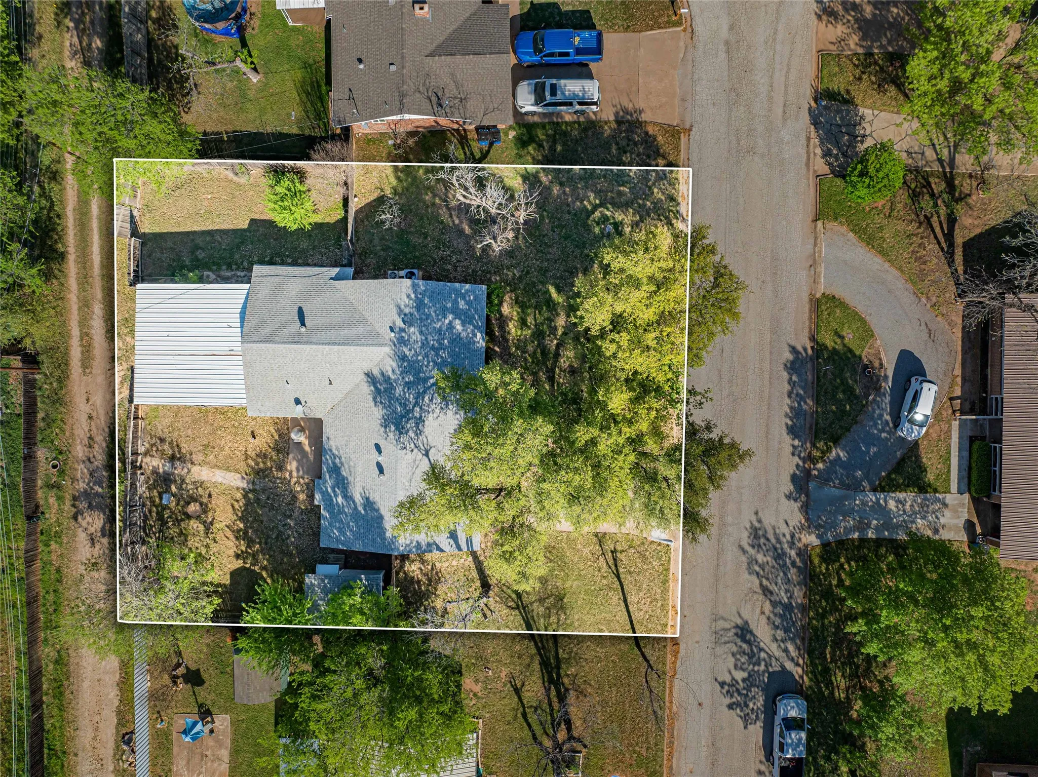 Single Family Residence For Sale in Stephens County , 1304 Sycamore Street, Breckenridge, Texas 76424, 3 Bedrooms, 3 Bathrooms, 1 Garage spaces, 1,544 Sqft, built in 1964, Price $150,000, mls#21227902, Real Estate Agent in Breckenridge, Homes For Sale in Stephens county, Homes For Sale in Breckenridge, Realtor in Breckenridge Texas, Real Estate Brokerage Independent Realty Texas, Luminita Cordes Realtor