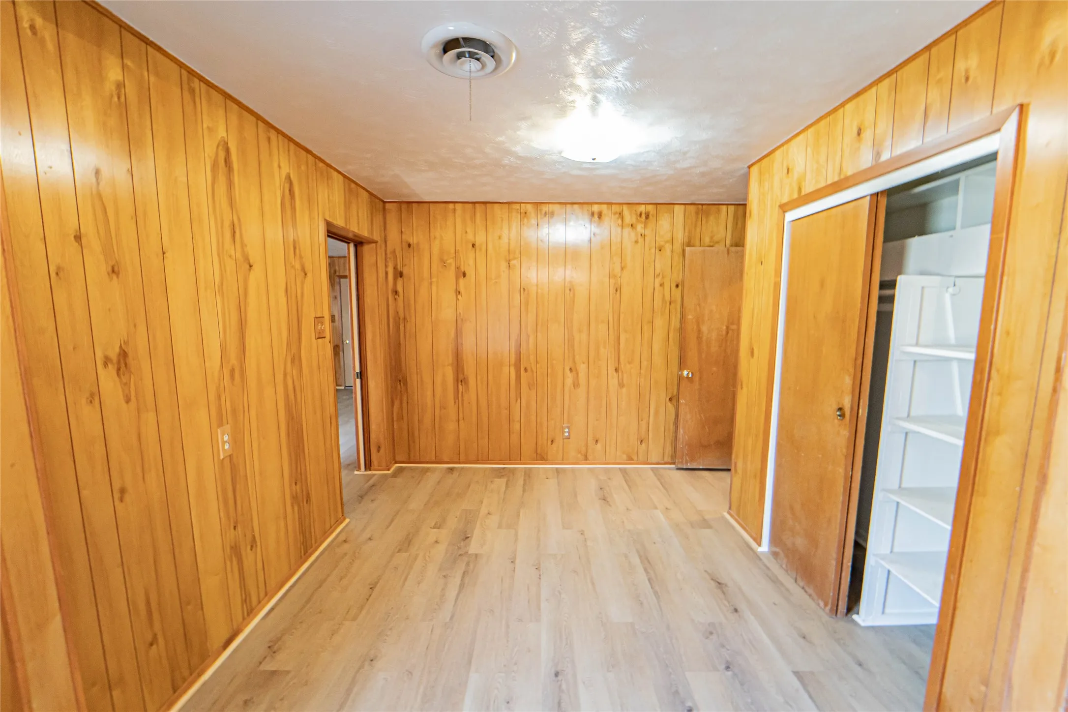 Single Family Residence For Sale in Stephens County , 1304 Sycamore Street, Breckenridge, Texas 76424, 3 Bedrooms, 3 Bathrooms, 1 Garage spaces, 1,544 Sqft, built in 1964, Price $150,000, mls#21227902, Real Estate Agent in Breckenridge, Homes For Sale in Stephens county, Homes For Sale in Breckenridge, Realtor in Breckenridge Texas, Real Estate Brokerage Independent Realty Texas, Luminita Cordes Realtor