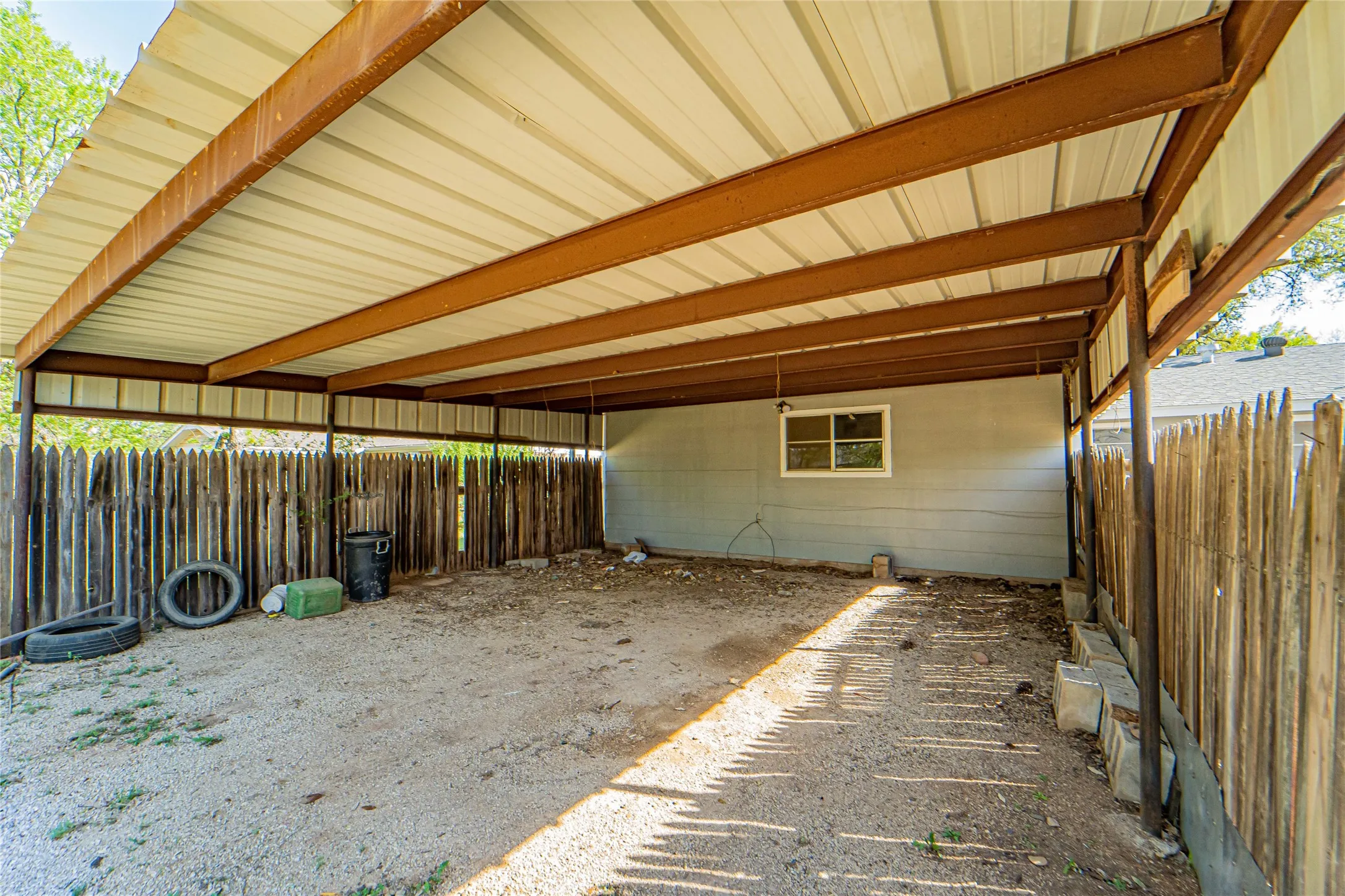 Single Family Residence For Sale in Stephens County , 1304 Sycamore Street, Breckenridge, Texas 76424, 3 Bedrooms, 3 Bathrooms, 1 Garage spaces, 1,544 Sqft, built in 1964, Price $150,000, mls#21227902, Real Estate Agent in Breckenridge, Homes For Sale in Stephens county, Homes For Sale in Breckenridge, Realtor in Breckenridge Texas, Real Estate Brokerage Independent Realty Texas, Luminita Cordes Realtor