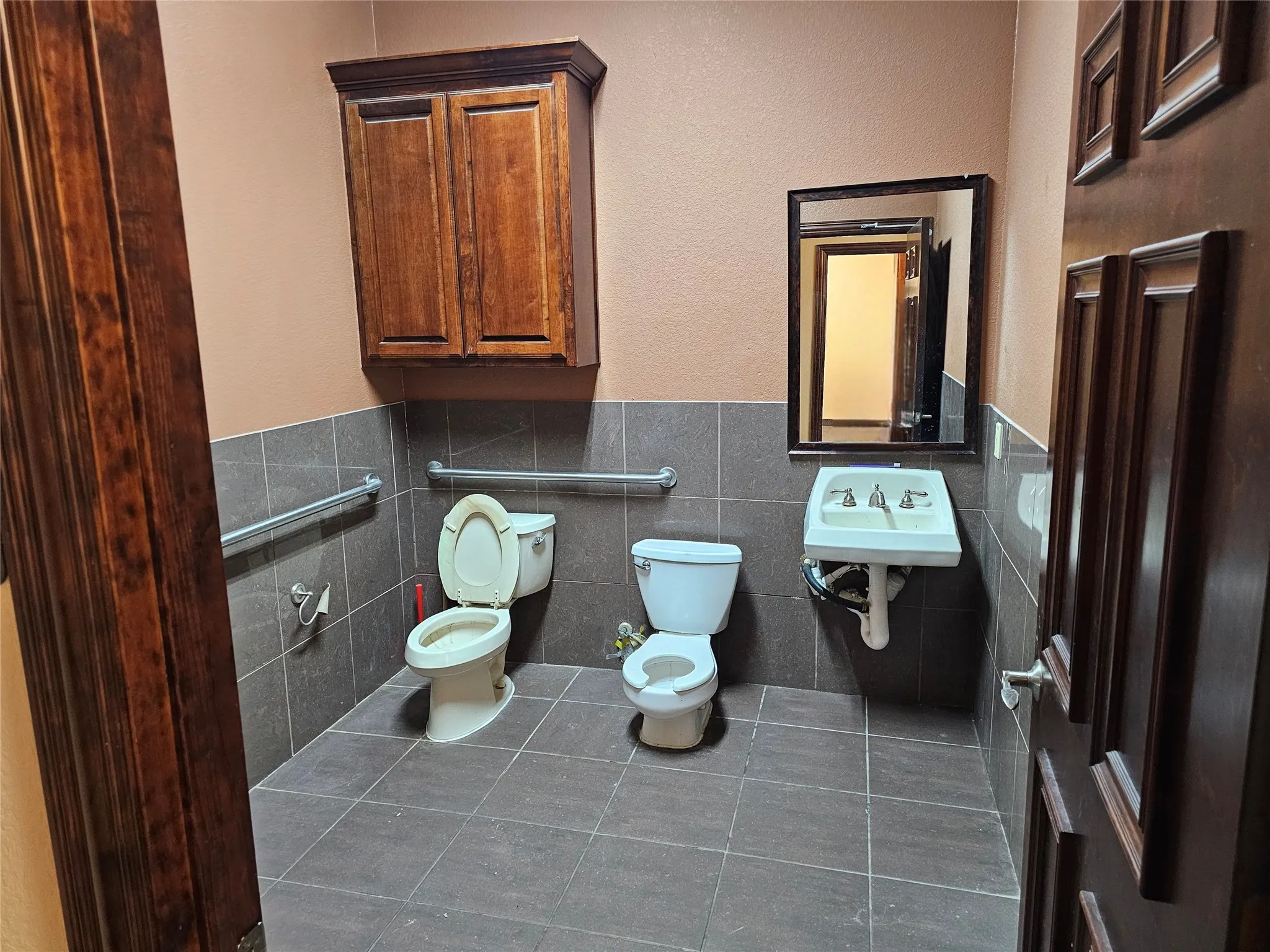 Office For Rent in Dallas County , 1111 Kinwest Parkway, Irving, Texas 75063, 0, 0, Garage spaces, 0 Sqft, built in 2005, Preowned, Price $5,400, mls#21232261, Real Estate Agent in Irving, Homes For Rent in Dallas county, Homes For Rent in Irving, Realtor in Irving Texas, Real Estate Brokerage Independent Realty Texas, Luminita Cordes Realtor