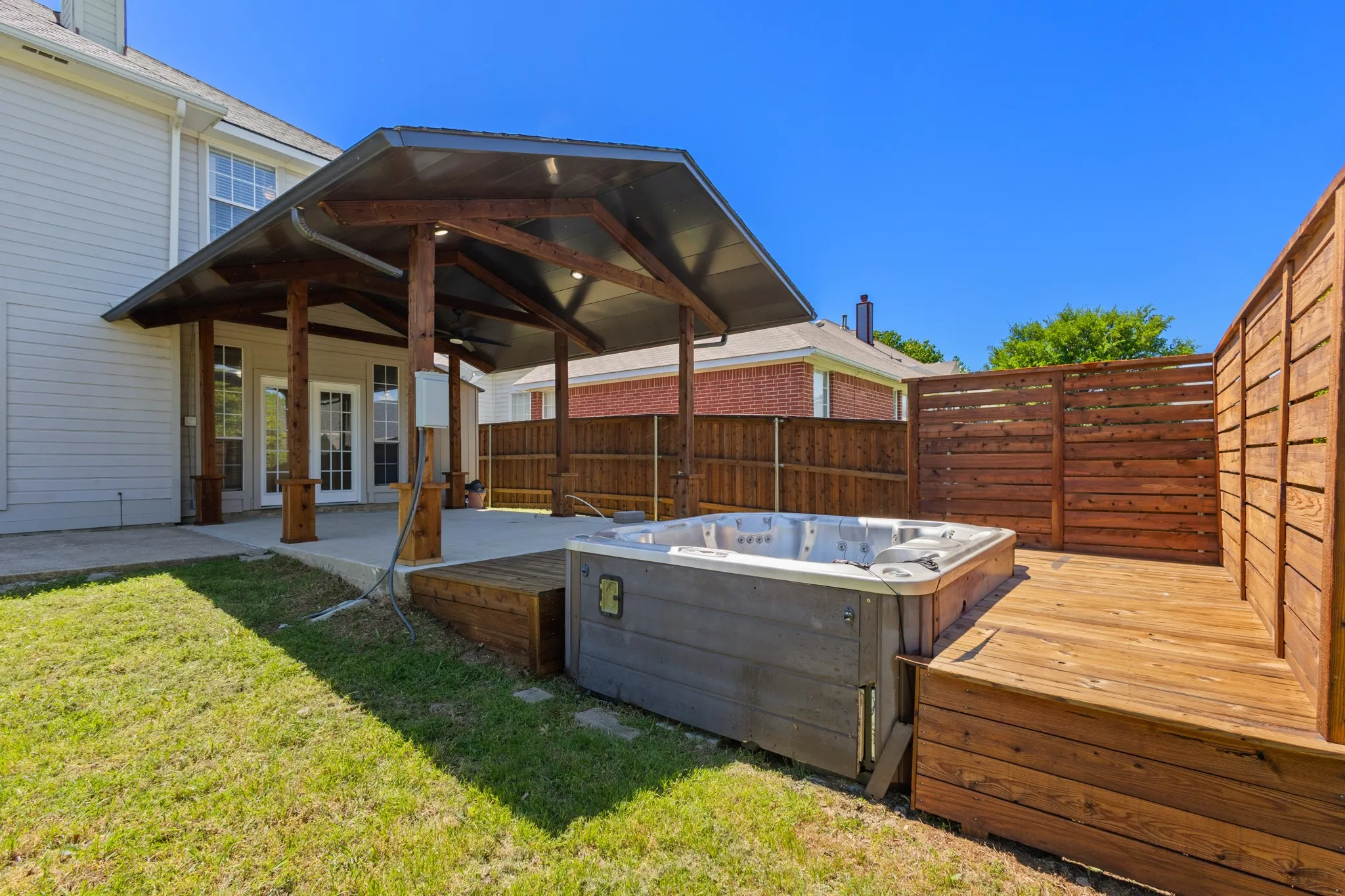 Single Family Residence For Sale in Tarrant County , 6722 Tabor Drive, Arlington, Texas 76002, 4 Bedroom, 3 Bathroom, 2 Garage spaces, 2,886 Sqft, built in 1997, mls#21232282, Real Estate Agent in Arlington, Homes For Sale in Tarrant county, Homes For Sale in Arlington, Realtor in Arlington Texas, Real Estate Brokerage Independent Realty Texas, Luminita Cordes Realtor