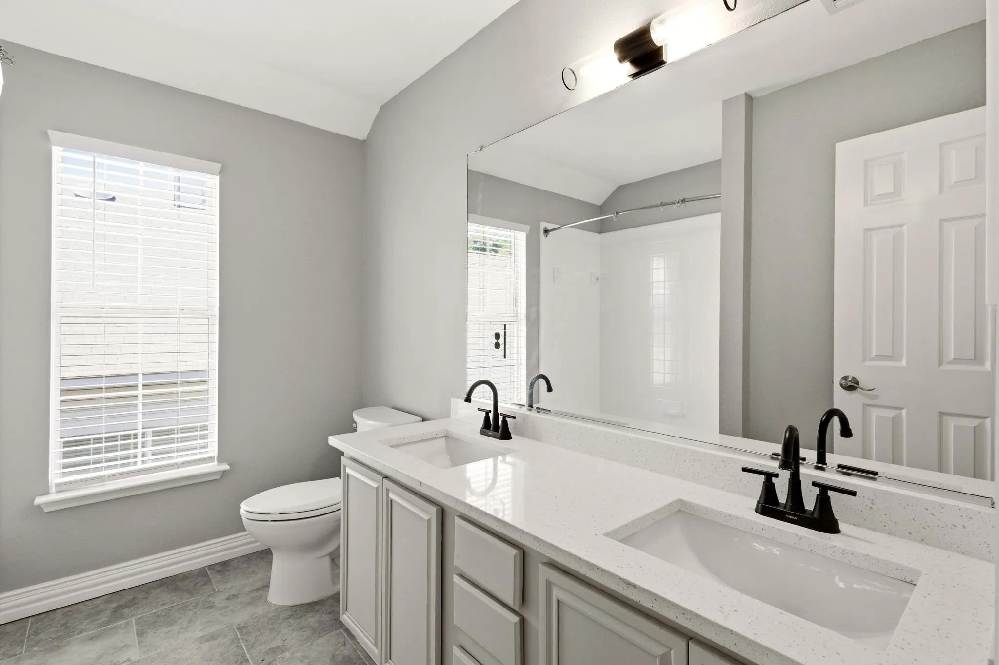 Single Family Residence For Sale in Tarrant County , 6722 Tabor Drive, Arlington, Texas 76002, 4 Bedroom, 3 Bathroom, 2 Garage spaces, 2,886 Sqft, built in 1997, mls#21232282, Real Estate Agent in Arlington, Homes For Sale in Tarrant county, Homes For Sale in Arlington, Realtor in Arlington Texas, Real Estate Brokerage Independent Realty Texas, Luminita Cordes Realtor
