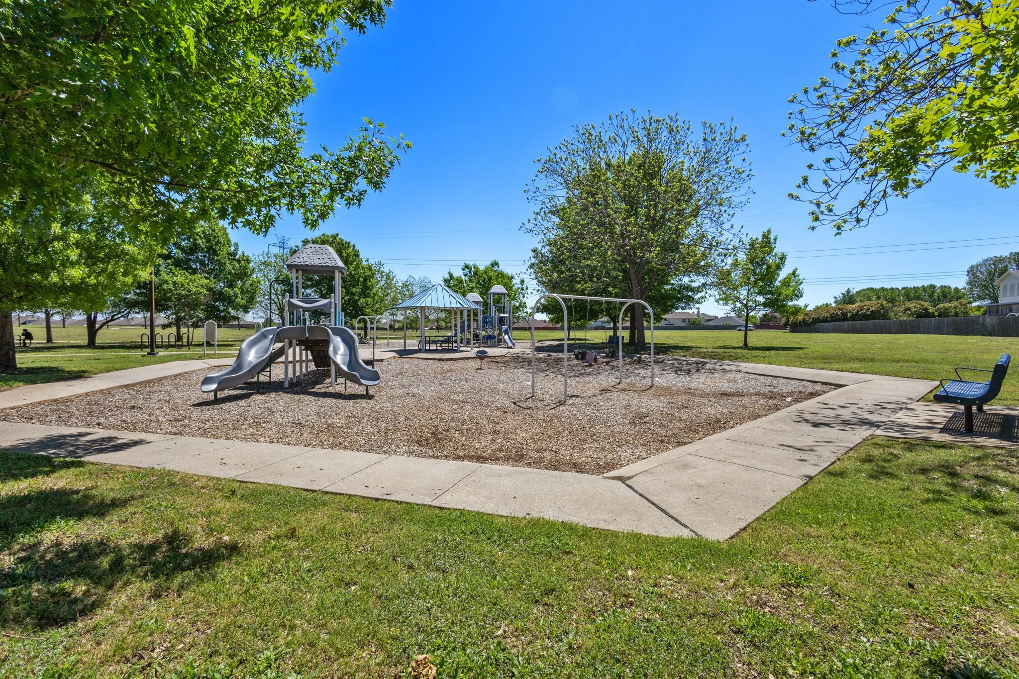 Single Family Residence For Sale in Tarrant County , 6722 Tabor Drive, Arlington, Texas 76002, 4 Bedroom, 3 Bathroom, 2 Garage spaces, 2,886 Sqft, built in 1997, mls#21232282, Real Estate Agent in Arlington, Homes For Sale in Tarrant county, Homes For Sale in Arlington, Realtor in Arlington Texas, Real Estate Brokerage Independent Realty Texas, Luminita Cordes Realtor