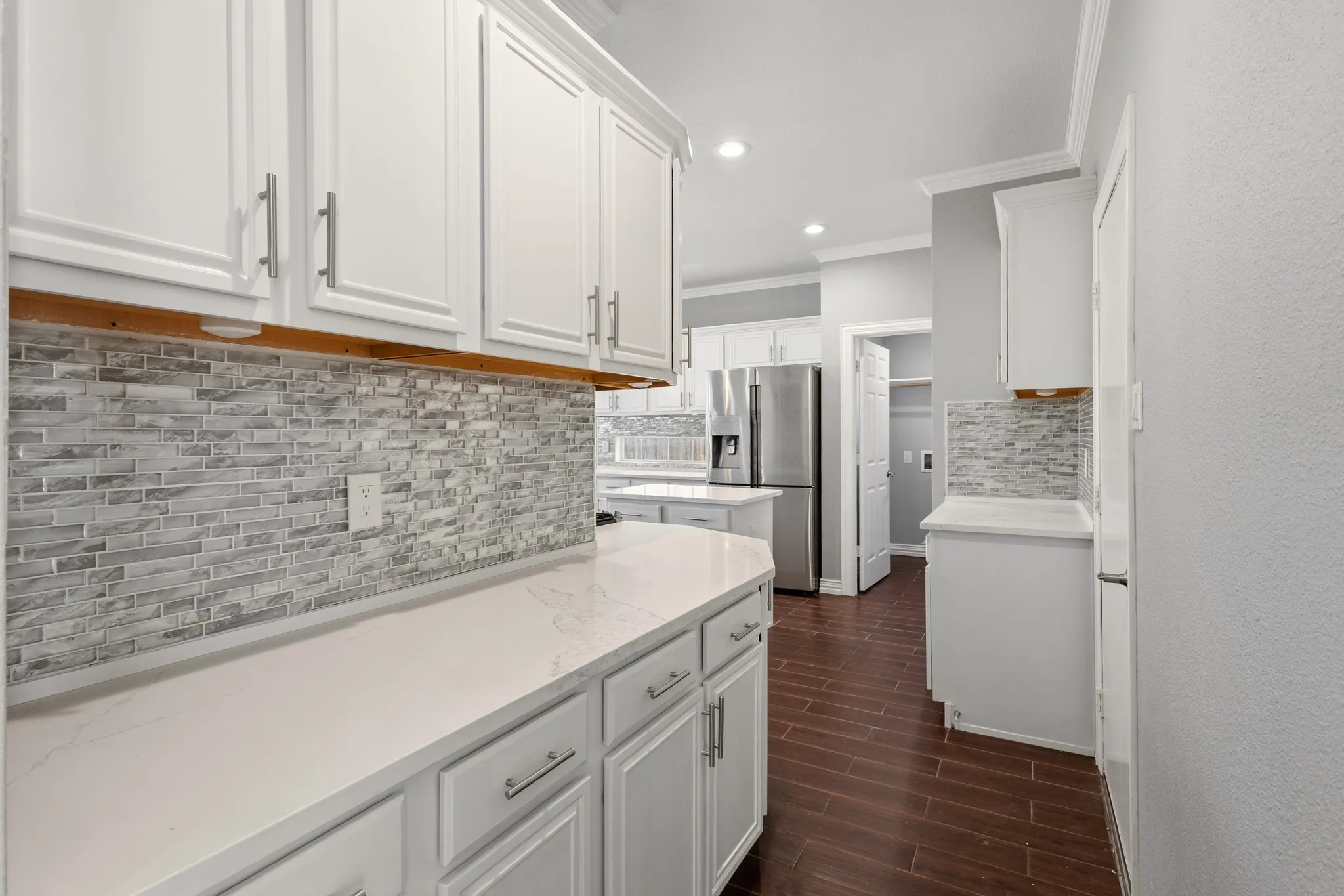 Single Family Residence For Sale in Tarrant County , 6722 Tabor Drive, Arlington, Texas 76002, 4 Bedroom, 3 Bathroom, 2 Garage spaces, 2,886 Sqft, built in 1997, mls#21232282, Real Estate Agent in Arlington, Homes For Sale in Tarrant county, Homes For Sale in Arlington, Realtor in Arlington Texas, Real Estate Brokerage Independent Realty Texas, Luminita Cordes Realtor