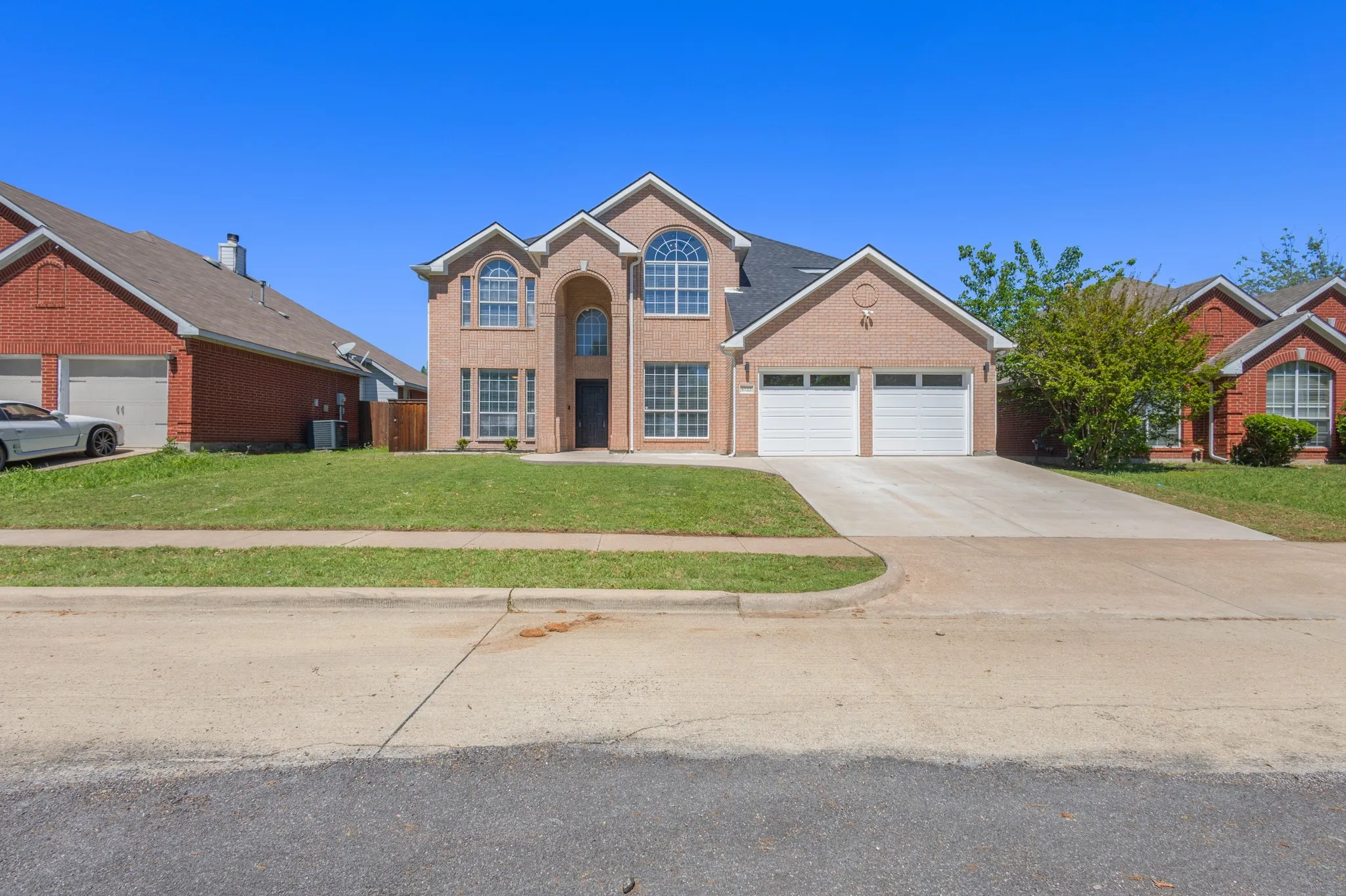 Single Family Residence For Sale in Tarrant County , 6722 Tabor Drive, Arlington, Texas 76002, 4 Bedroom, 3 Bathroom, 2 Garage spaces, 2,886 Sqft, built in 1997, mls#21232282, Real Estate Agent in Arlington, Homes For Sale in Tarrant county, Homes For Sale in Arlington, Realtor in Arlington Texas, Real Estate Brokerage Independent Realty Texas, Luminita Cordes Realtor