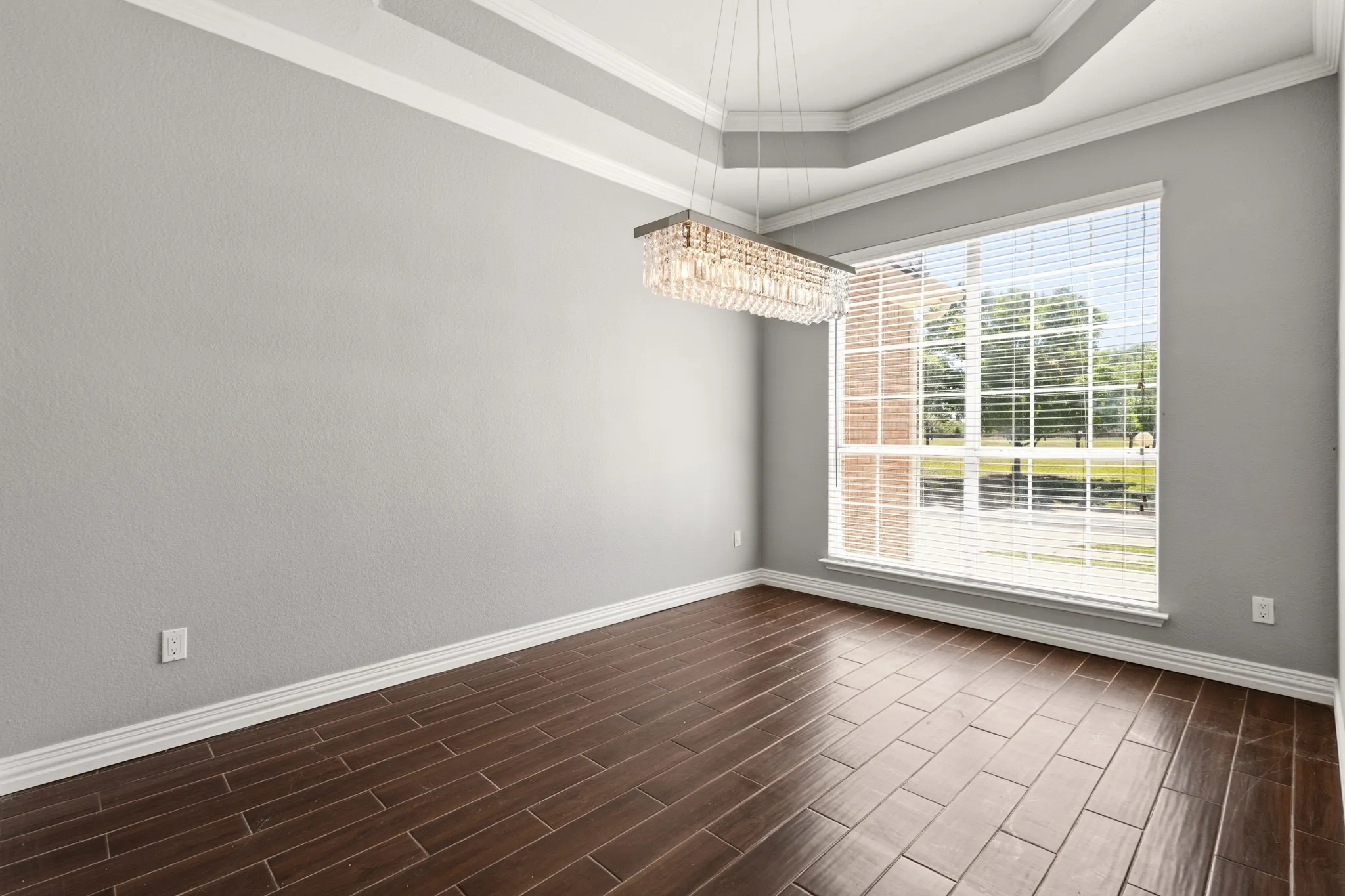 Single Family Residence For Sale in Tarrant County , 6722 Tabor Drive, Arlington, Texas 76002, 4 Bedroom, 3 Bathroom, 2 Garage spaces, 2,886 Sqft, built in 1997, mls#21232282, Real Estate Agent in Arlington, Homes For Sale in Tarrant county, Homes For Sale in Arlington, Realtor in Arlington Texas, Real Estate Brokerage Independent Realty Texas, Luminita Cordes Realtor