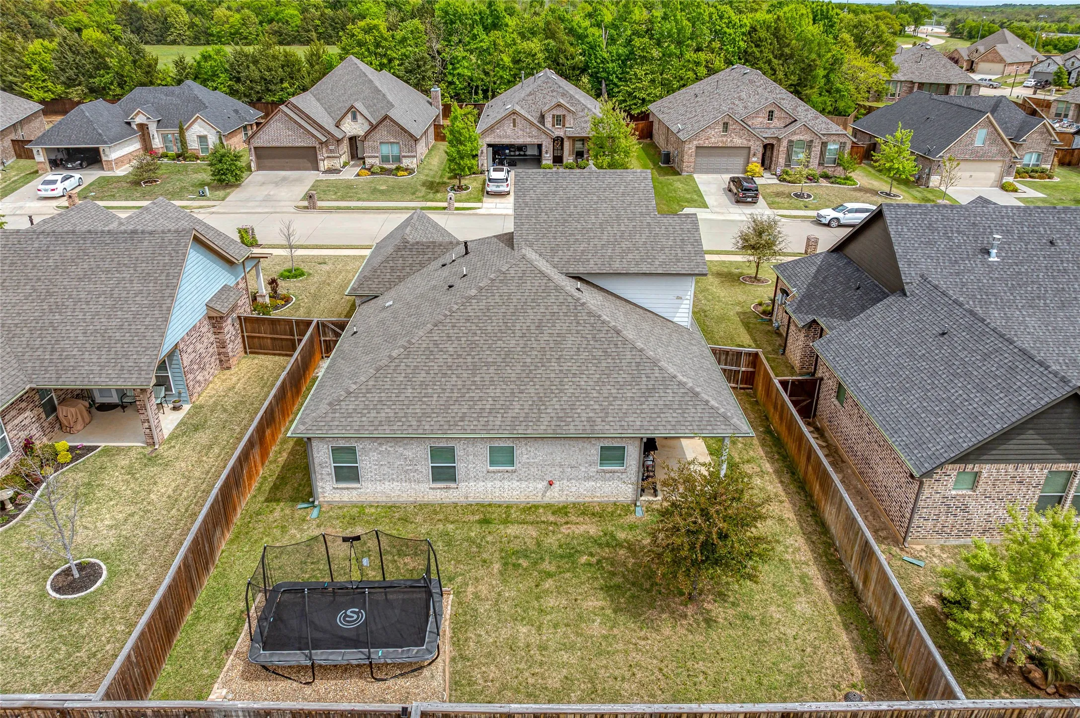 Single Family Residence For Sale in Grayson County , 3823 Fawn Meadow Trail, Denison, Texas 75020, 3 Bedroom, 3 Bathroom, 2 Garage spaces, 2,153 Sqft, built in 2018, Preowned, mls#21232230, Real Estate Agent in Denison, Homes For Sale in Grayson county, Homes For Sale in Denison, Realtor in Denison Texas, Real Estate Brokerage Independent Realty Texas, Luminita Cordes Realtor