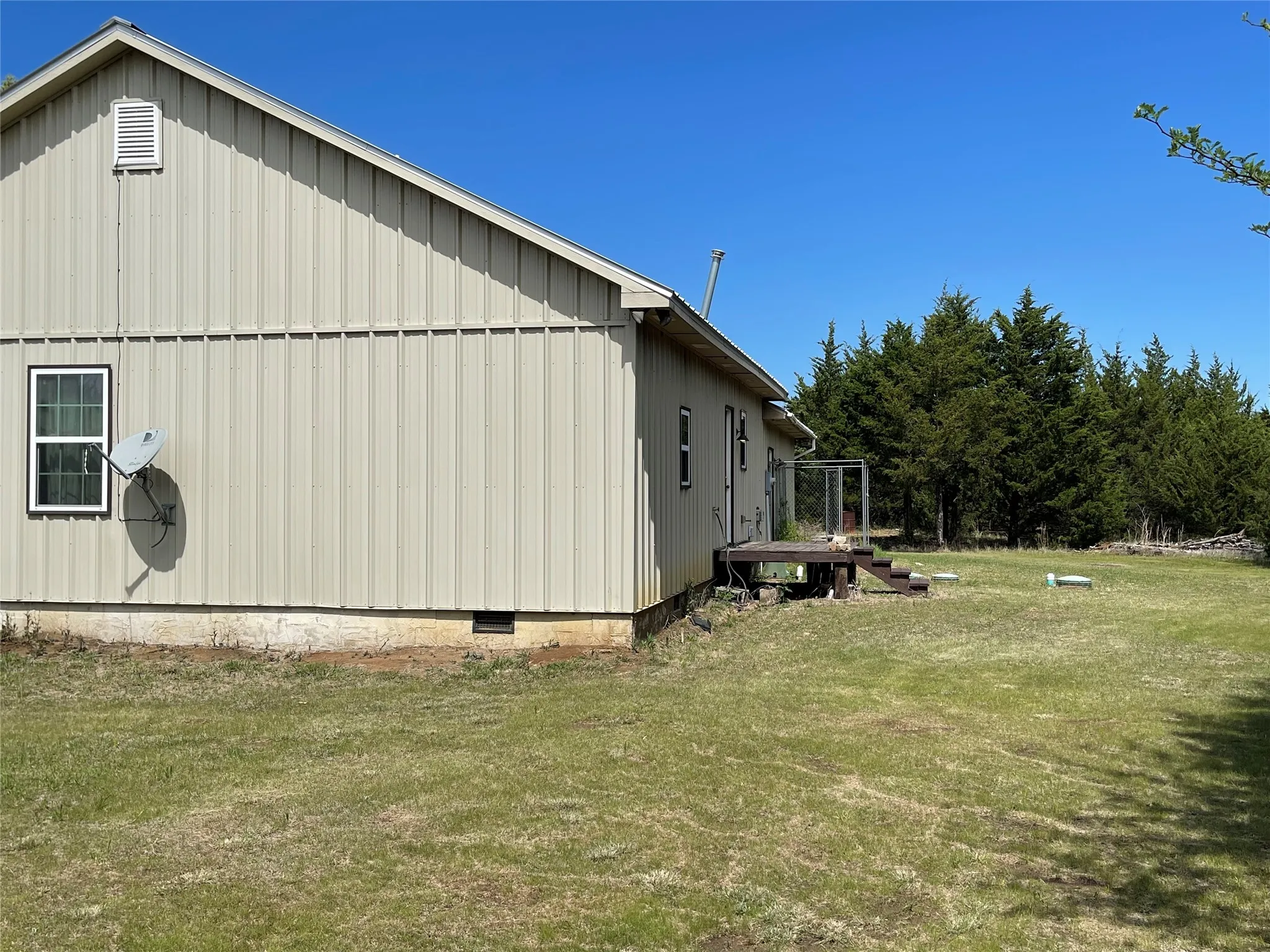 Single Family Residence For Sale in Fannin County , 2110 County Road 1220, Savoy, Texas 75479, 2 Bedrooms, 2 Bathrooms, 2 Garage spaces, 1,224 Sqft, built in 2015, Price $349,000, mls#21229588, Real Estate Agent in Savoy, Homes For Sale in Fannin county, Homes For Sale in Savoy, Realtor in Savoy Texas, Real Estate Brokerage Independent Realty Texas, Luminita Cordes Realtor
