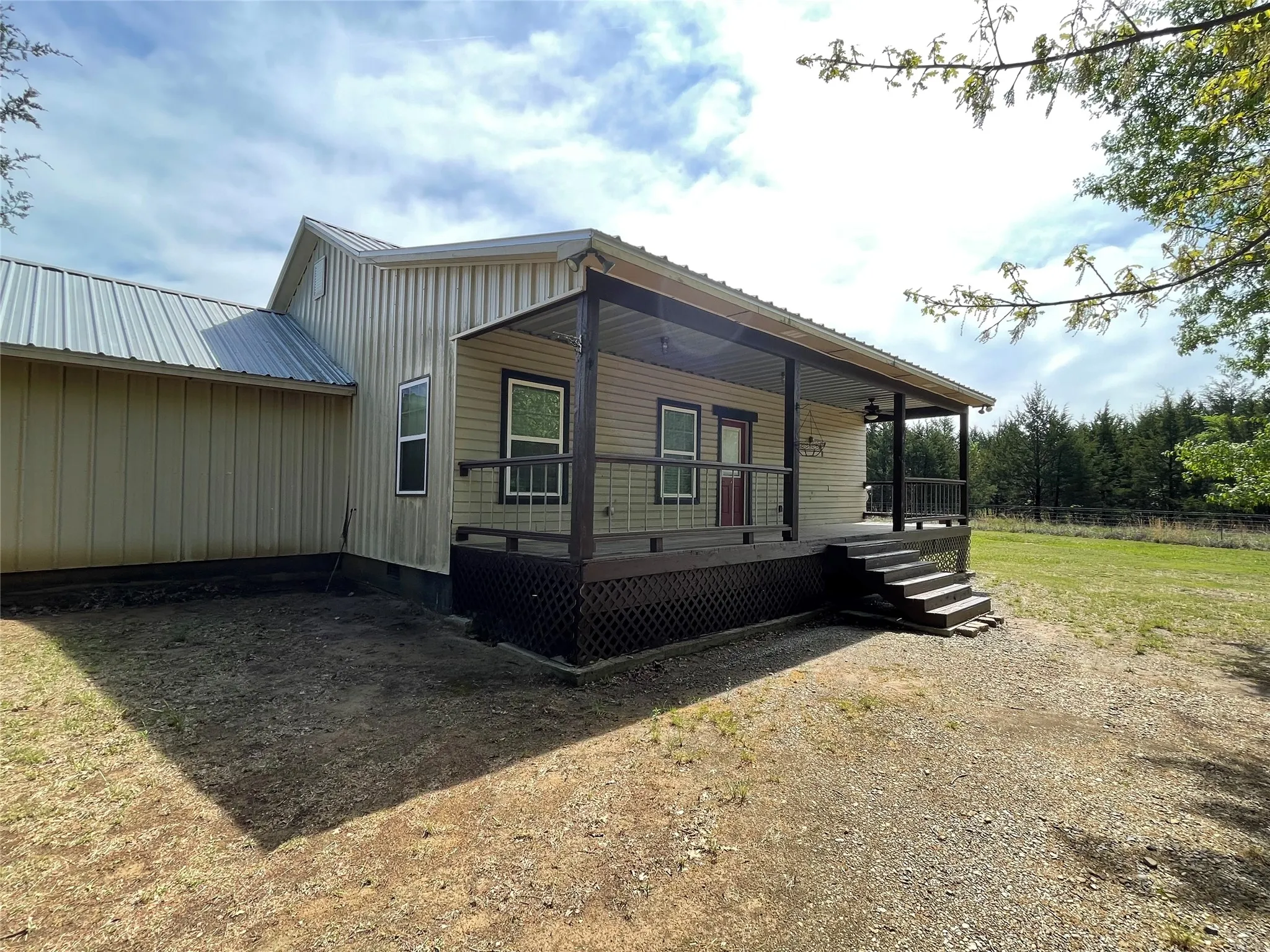 Single Family Residence For Sale in Fannin County , 2110 County Road 1220, Savoy, Texas 75479, 2 Bedrooms, 2 Bathrooms, 2 Garage spaces, 1,224 Sqft, built in 2015, Price $349,000, mls#21229588, Real Estate Agent in Savoy, Homes For Sale in Fannin county, Homes For Sale in Savoy, Realtor in Savoy Texas, Real Estate Brokerage Independent Realty Texas, Luminita Cordes Realtor