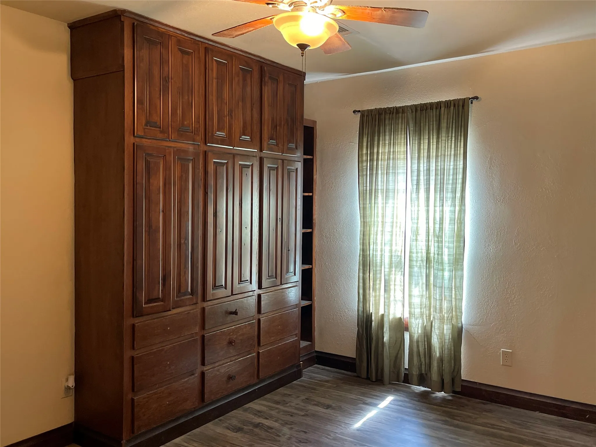 Single Family Residence For Sale in Fannin County , 2110 County Road 1220, Savoy, Texas 75479, 2 Bedrooms, 2 Bathrooms, 2 Garage spaces, 1,224 Sqft, built in 2015, Price $349,000, mls#21229588, Real Estate Agent in Savoy, Homes For Sale in Fannin county, Homes For Sale in Savoy, Realtor in Savoy Texas, Real Estate Brokerage Independent Realty Texas, Luminita Cordes Realtor