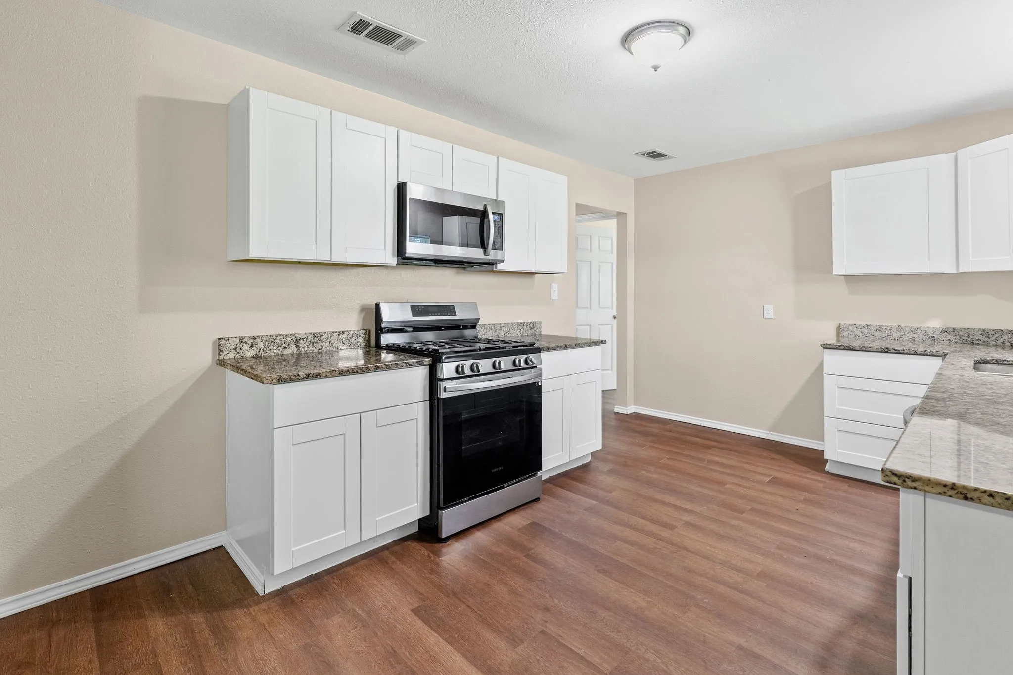 Single Family Residence For Sale in Hunt County , 1704 Langford Street, Greenville, Texas 75401, 2 Bedroom, 1 Bathroom, Garage spaces, 1,080 Sqft, built in 1967, mls#21231320, Real Estate Agent in Greenville, Homes For Sale in Hunt county, Homes For Sale in Greenville, Realtor in Greenville Texas, Real Estate Brokerage Independent Realty Texas, Luminita Cordes Realtor