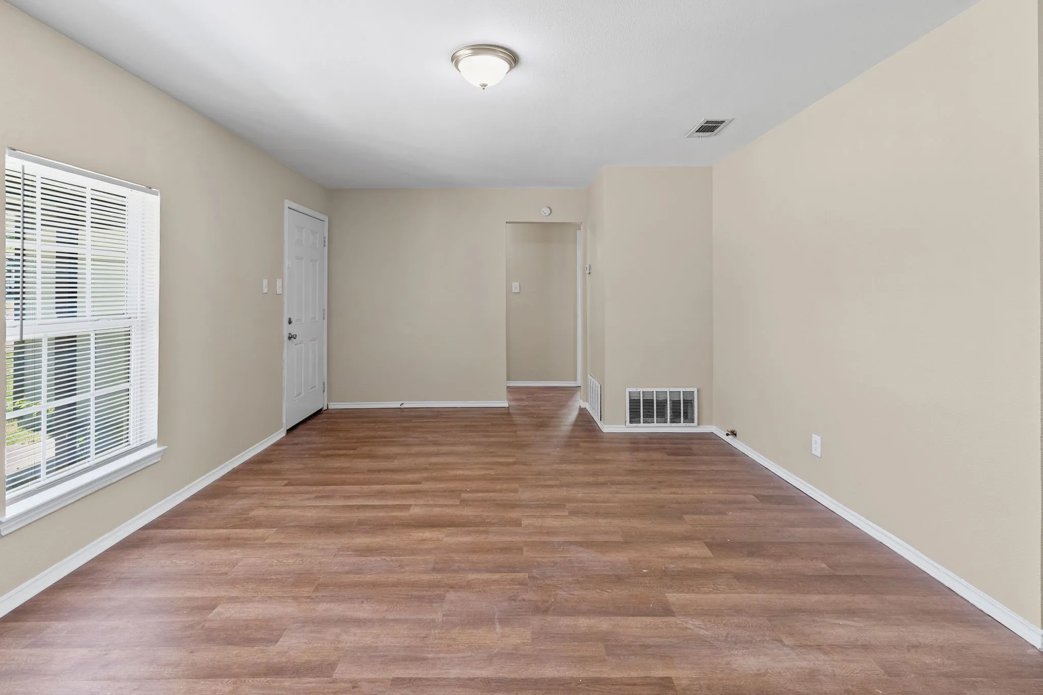 Single Family Residence For Sale in Hunt County , 1704 Langford Street, Greenville, Texas 75401, 2 Bedroom, 1 Bathroom, Garage spaces, 1,080 Sqft, built in 1967, mls#21231320, Real Estate Agent in Greenville, Homes For Sale in Hunt county, Homes For Sale in Greenville, Realtor in Greenville Texas, Real Estate Brokerage Independent Realty Texas, Luminita Cordes Realtor