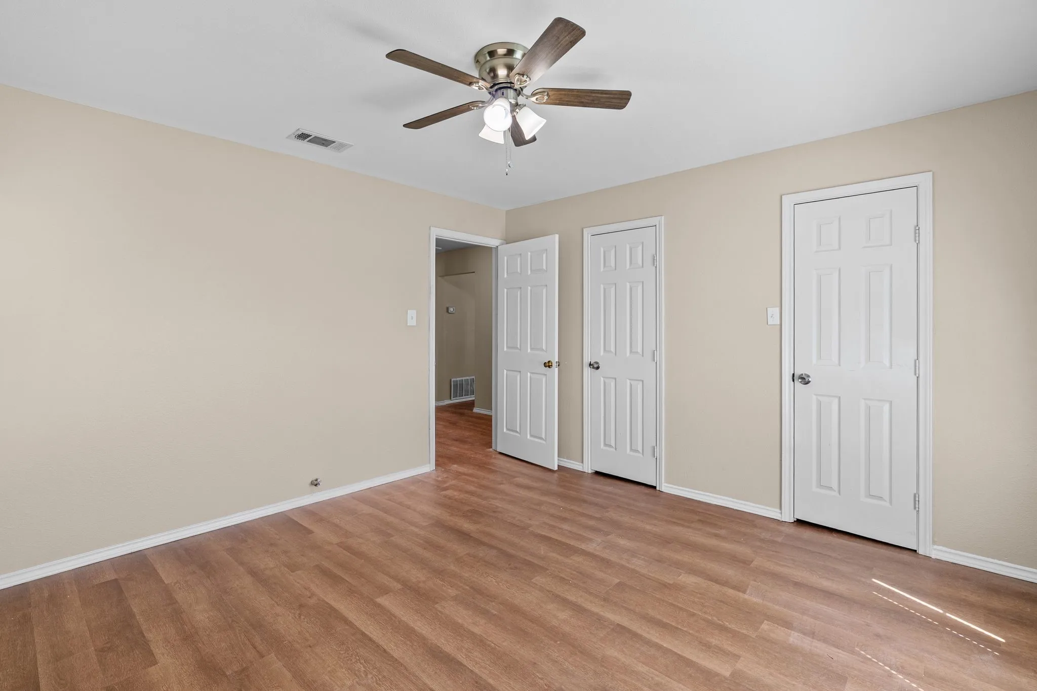 Single Family Residence For Sale in Hunt County , 1704 Langford Street, Greenville, Texas 75401, 2 Bedroom, 1 Bathroom, Garage spaces, 1,080 Sqft, built in 1967, mls#21231320, Real Estate Agent in Greenville, Homes For Sale in Hunt county, Homes For Sale in Greenville, Realtor in Greenville Texas, Real Estate Brokerage Independent Realty Texas, Luminita Cordes Realtor