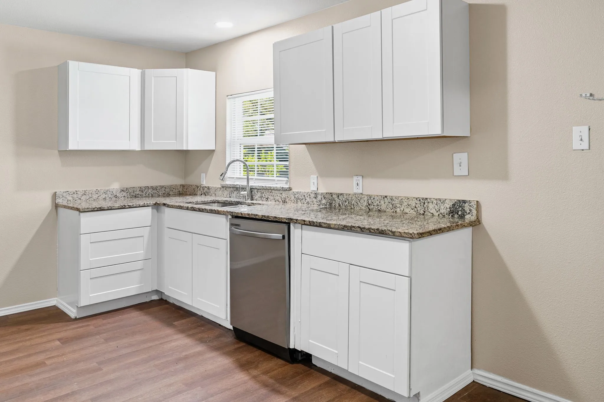 Single Family Residence For Sale in Hunt County , 1704 Langford Street, Greenville, Texas 75401, 2 Bedroom, 1 Bathroom, Garage spaces, 1,080 Sqft, built in 1967, mls#21231320, Real Estate Agent in Greenville, Homes For Sale in Hunt county, Homes For Sale in Greenville, Realtor in Greenville Texas, Real Estate Brokerage Independent Realty Texas, Luminita Cordes Realtor