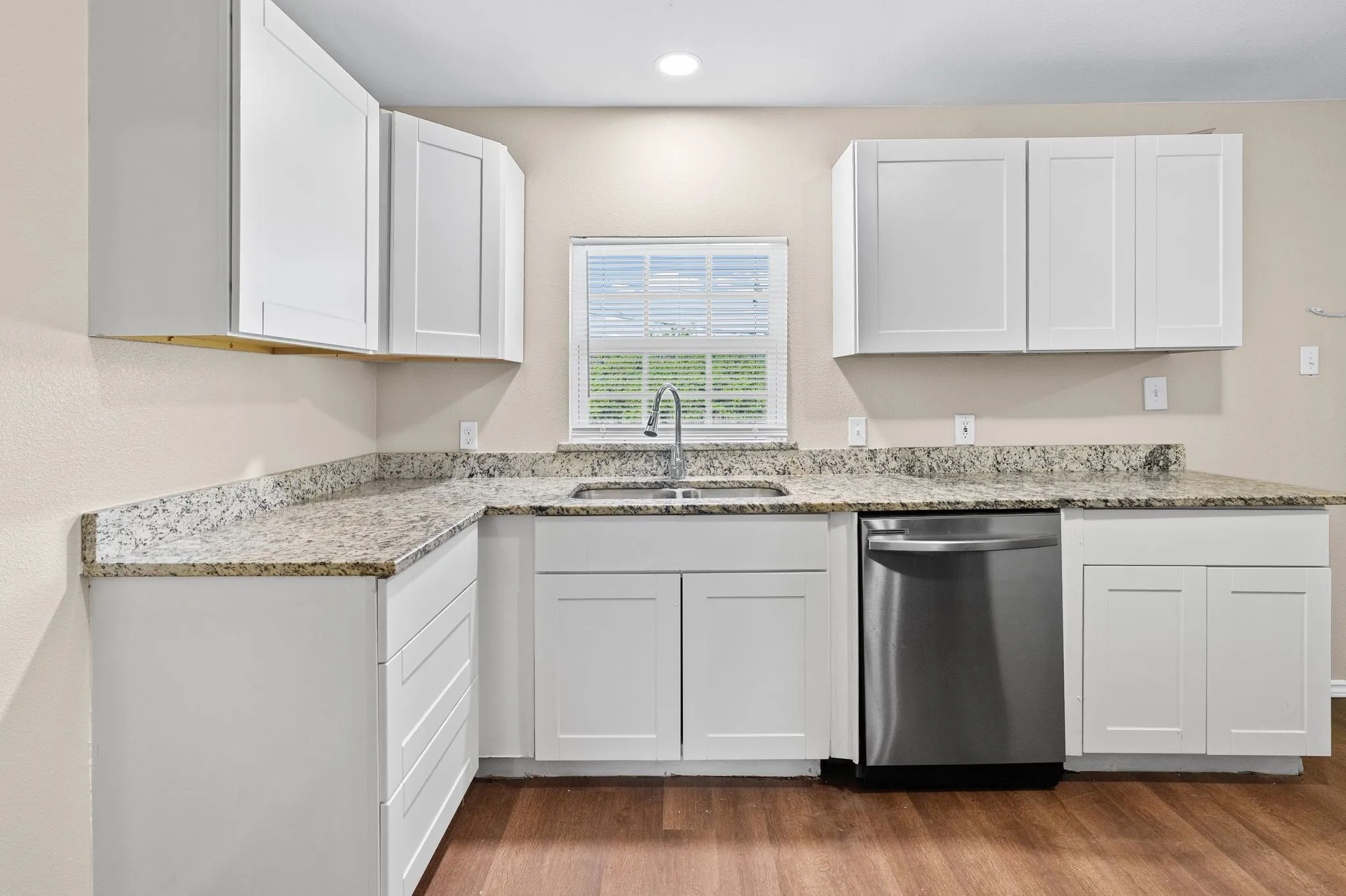 Single Family Residence For Sale in Hunt County , 1704 Langford Street, Greenville, Texas 75401, 2 Bedroom, 1 Bathroom, Garage spaces, 1,080 Sqft, built in 1967, mls#21231320, Real Estate Agent in Greenville, Homes For Sale in Hunt county, Homes For Sale in Greenville, Realtor in Greenville Texas, Real Estate Brokerage Independent Realty Texas, Luminita Cordes Realtor