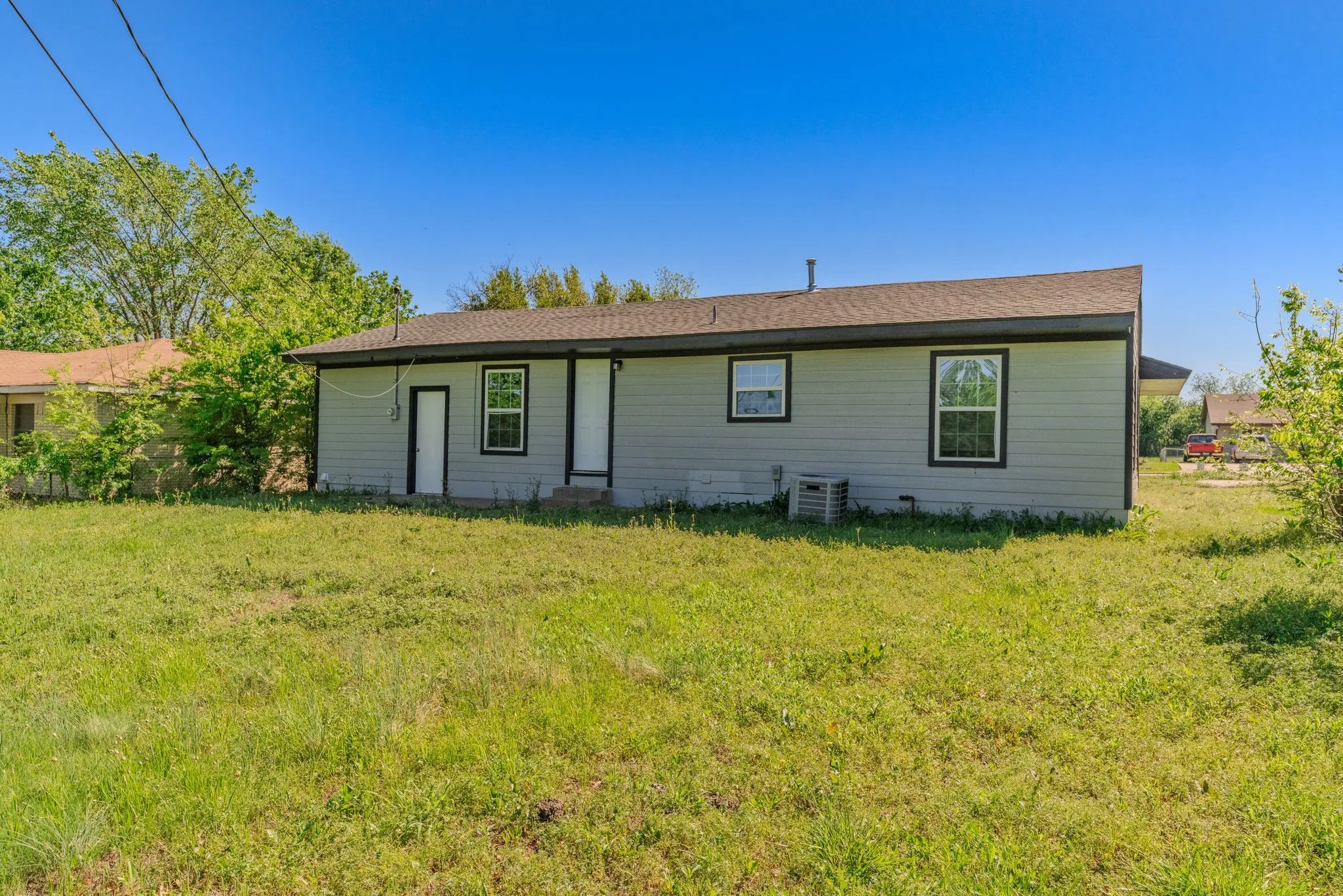 Single Family Residence For Sale in Hunt County , 1704 Langford Street, Greenville, Texas 75401, 2 Bedroom, 1 Bathroom, Garage spaces, 1,080 Sqft, built in 1967, mls#21231320, Real Estate Agent in Greenville, Homes For Sale in Hunt county, Homes For Sale in Greenville, Realtor in Greenville Texas, Real Estate Brokerage Independent Realty Texas, Luminita Cordes Realtor