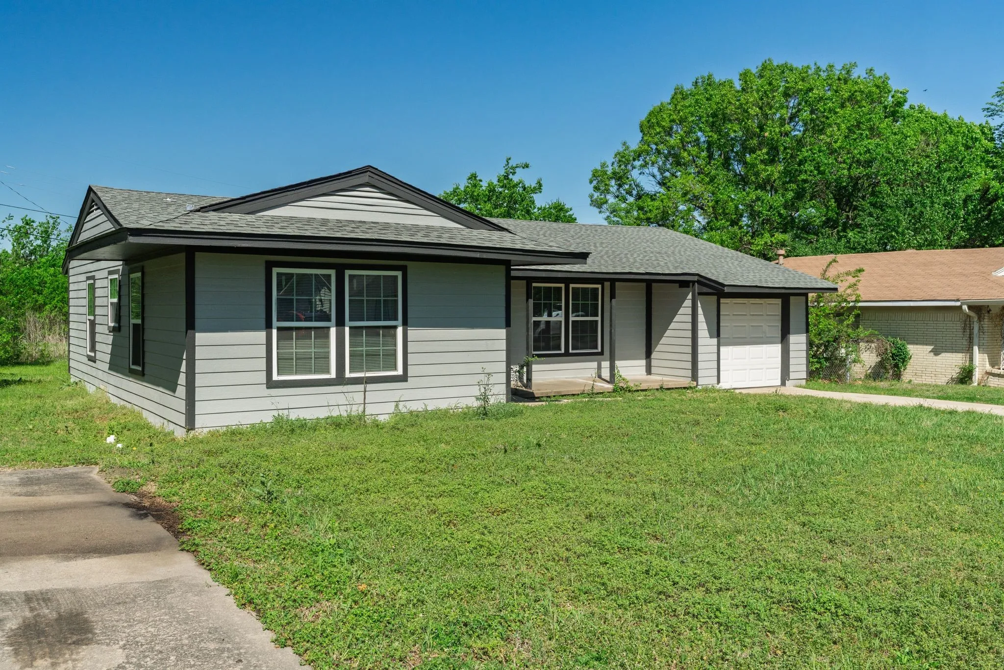 Single Family Residence For Sale in Hunt County , 1704 Langford Street, Greenville, Texas 75401, 2 Bedroom, 1 Bathroom, Garage spaces, 1,080 Sqft, built in 1967, mls#21231320, Real Estate Agent in Greenville, Homes For Sale in Hunt county, Homes For Sale in Greenville, Realtor in Greenville Texas, Real Estate Brokerage Independent Realty Texas, Luminita Cordes Realtor